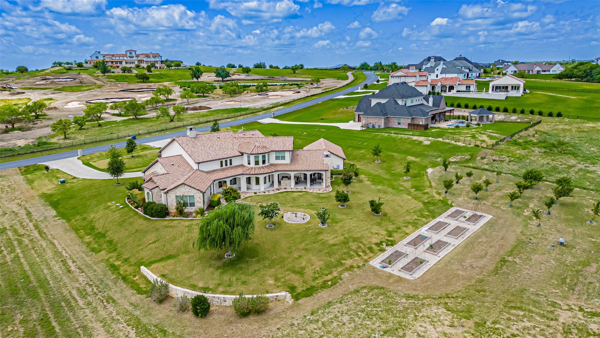 main property photo 37