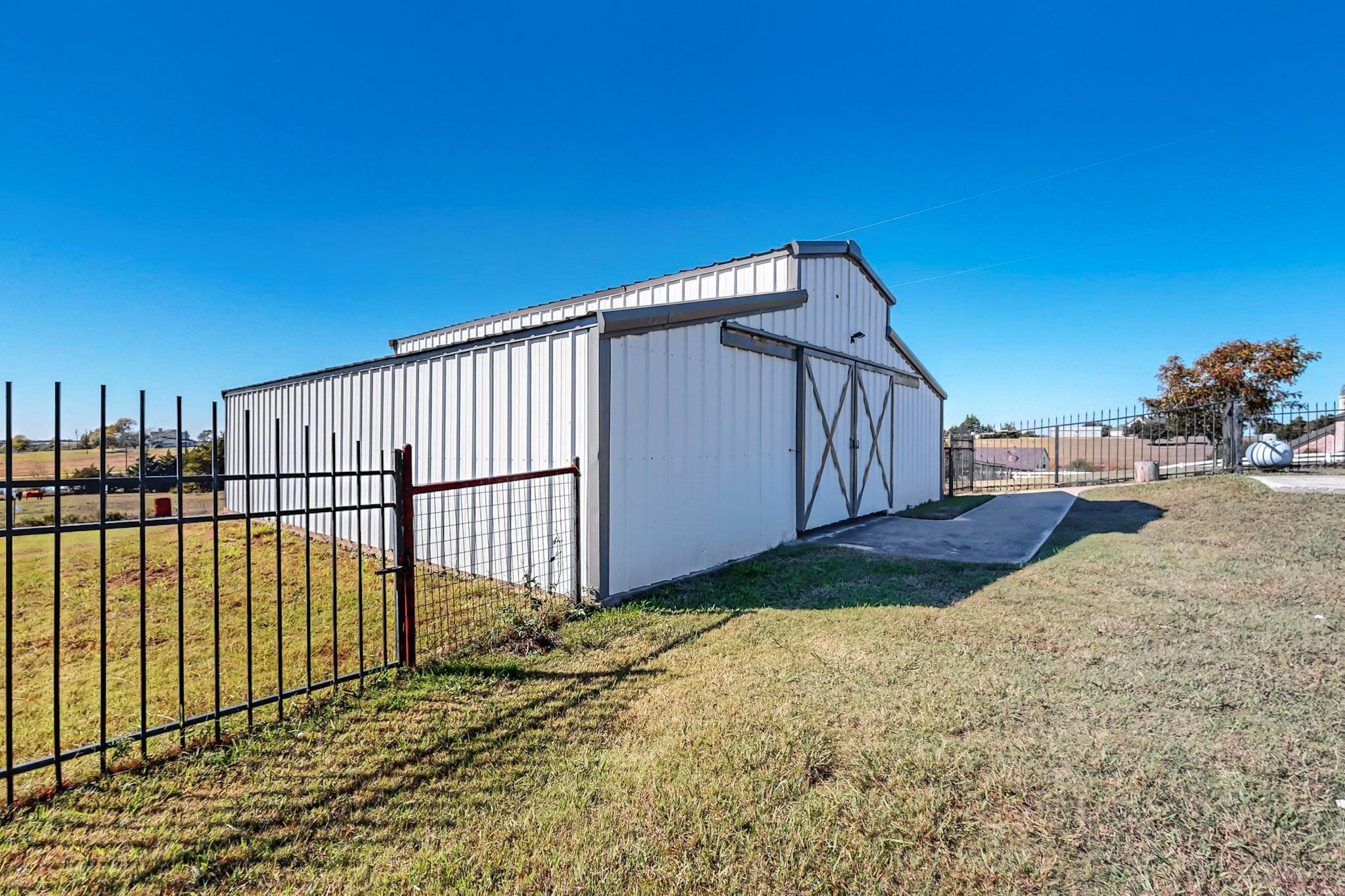 main property photo 37