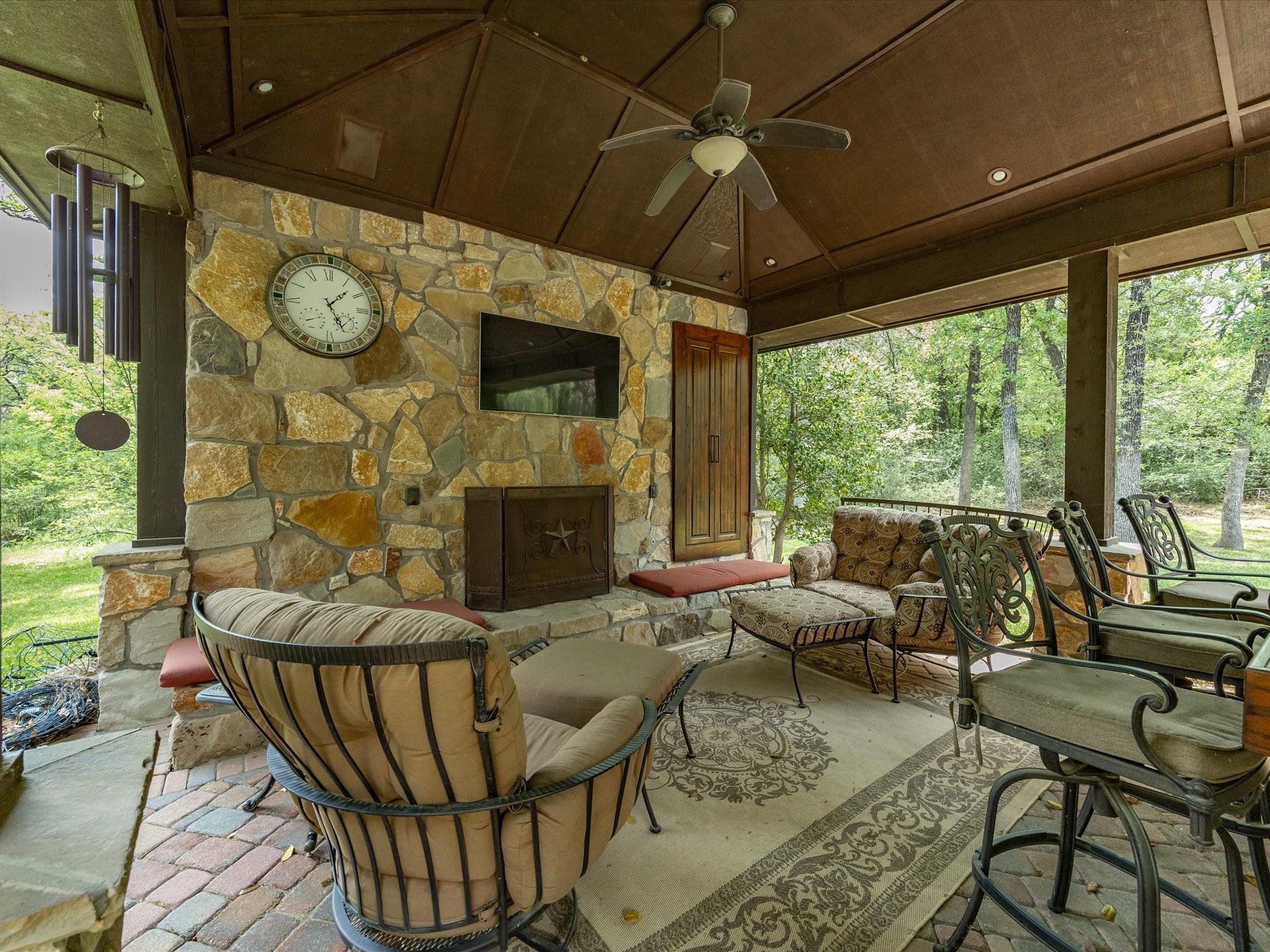 main property photo 36