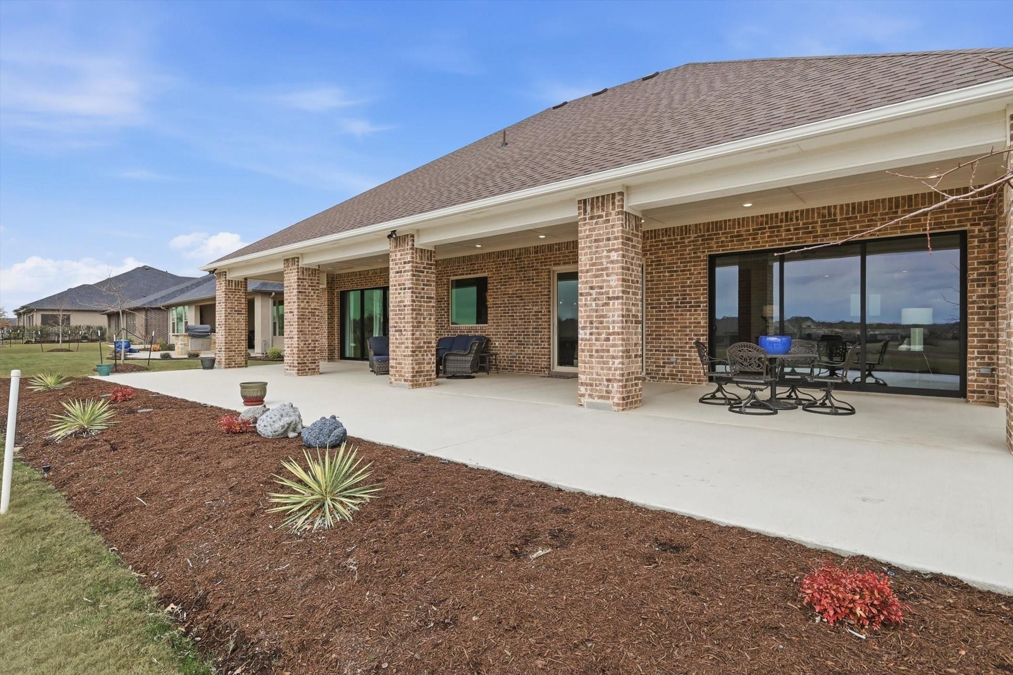 main property photo 9
