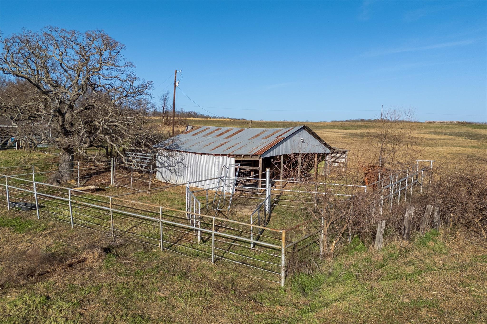main property photo 37