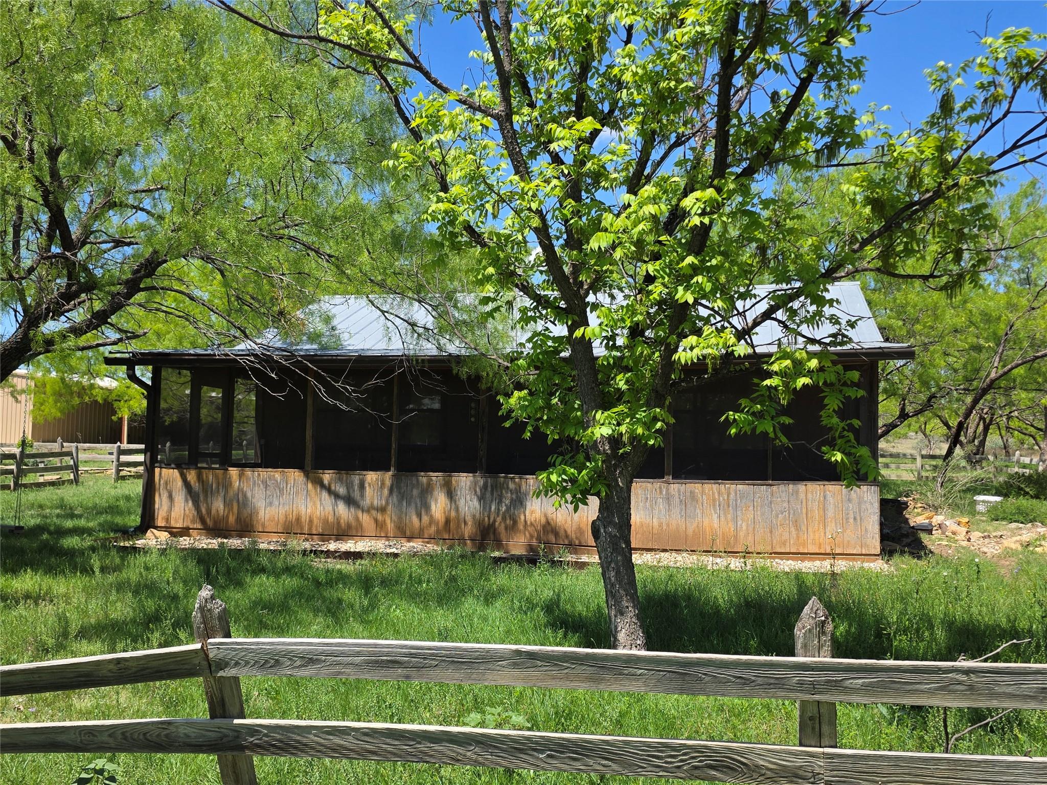 main property photo 11