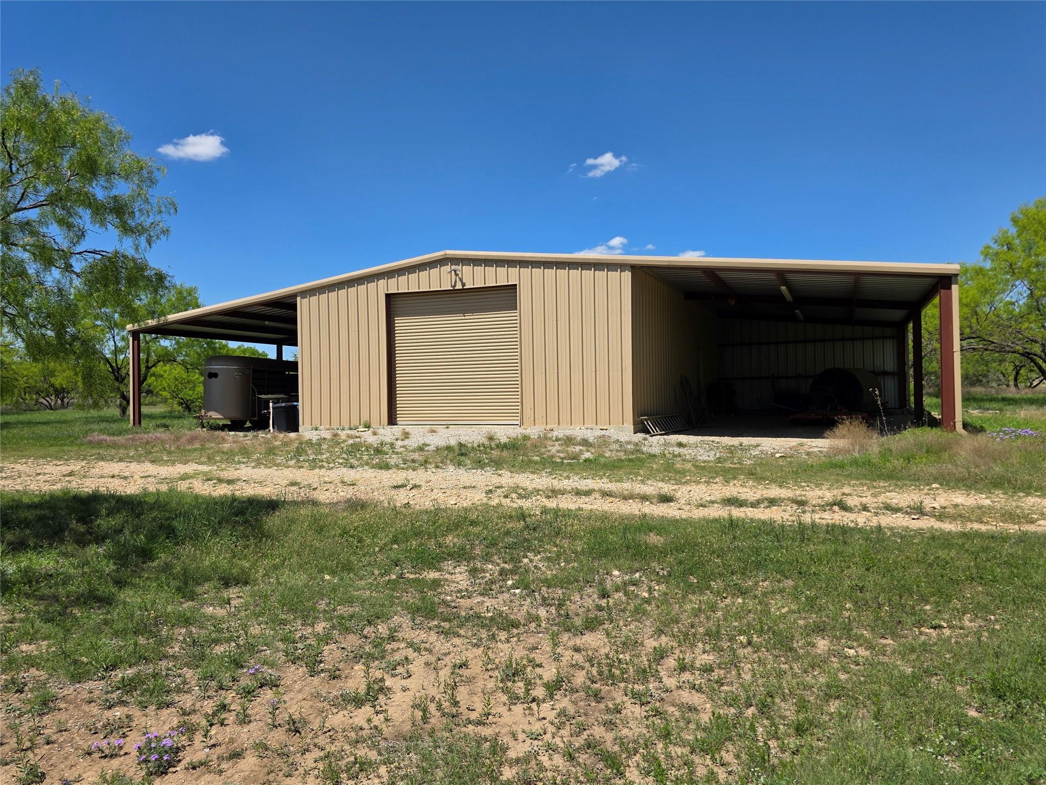 main property photo 16