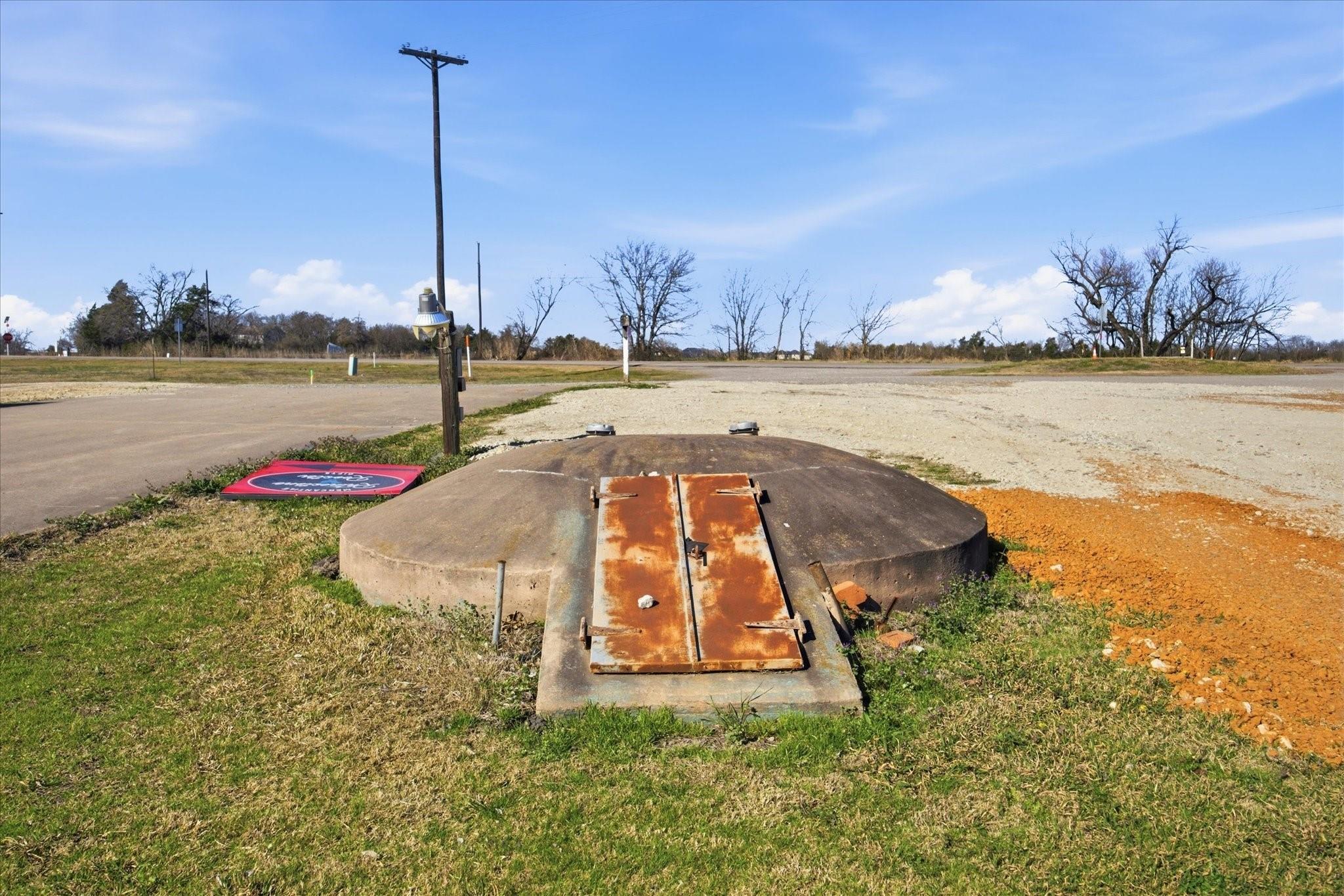 main property photo 14