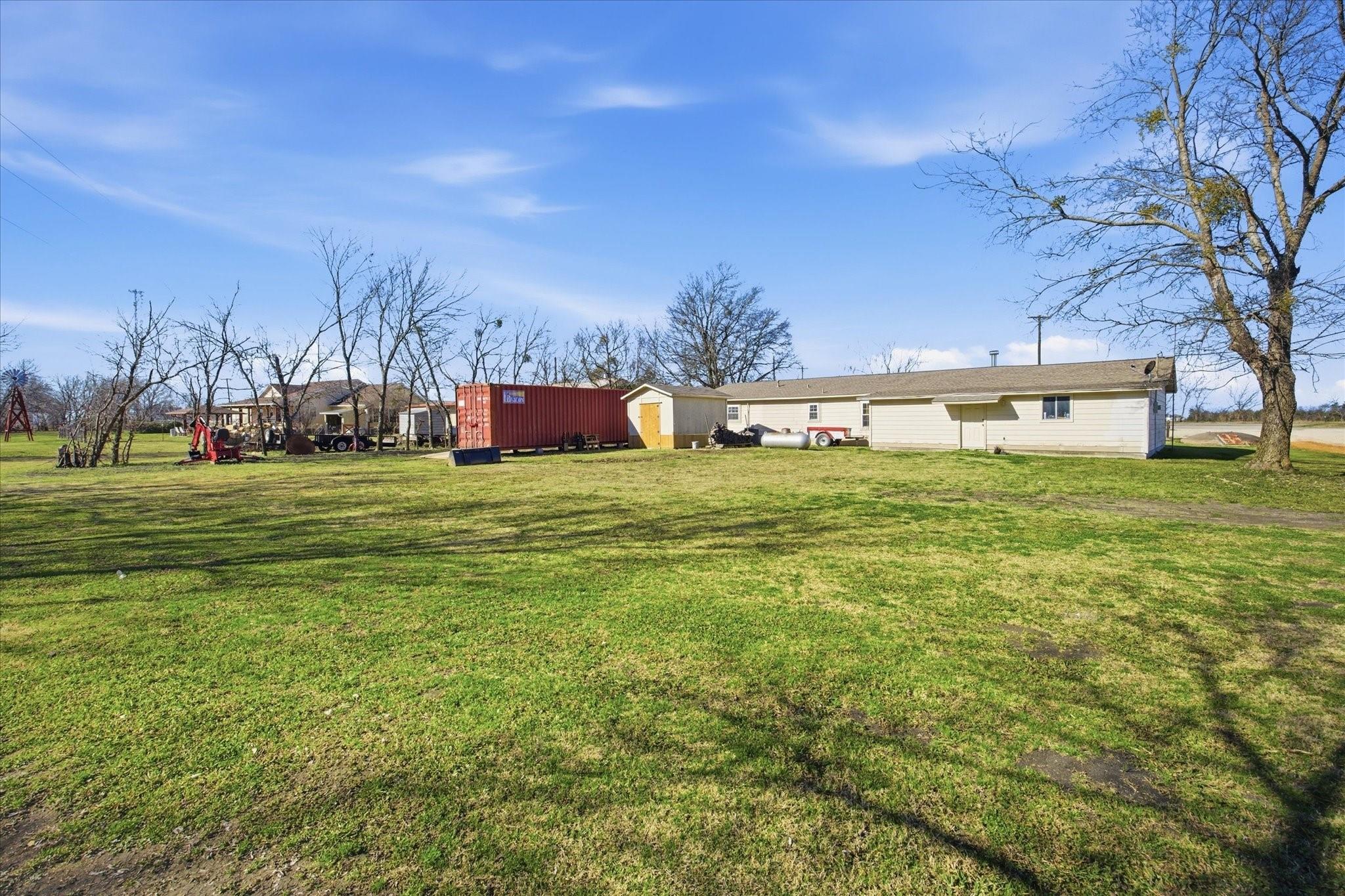main property photo 18