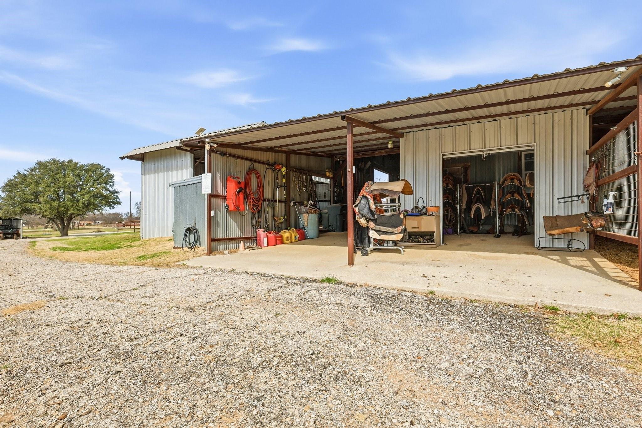 main property photo 30