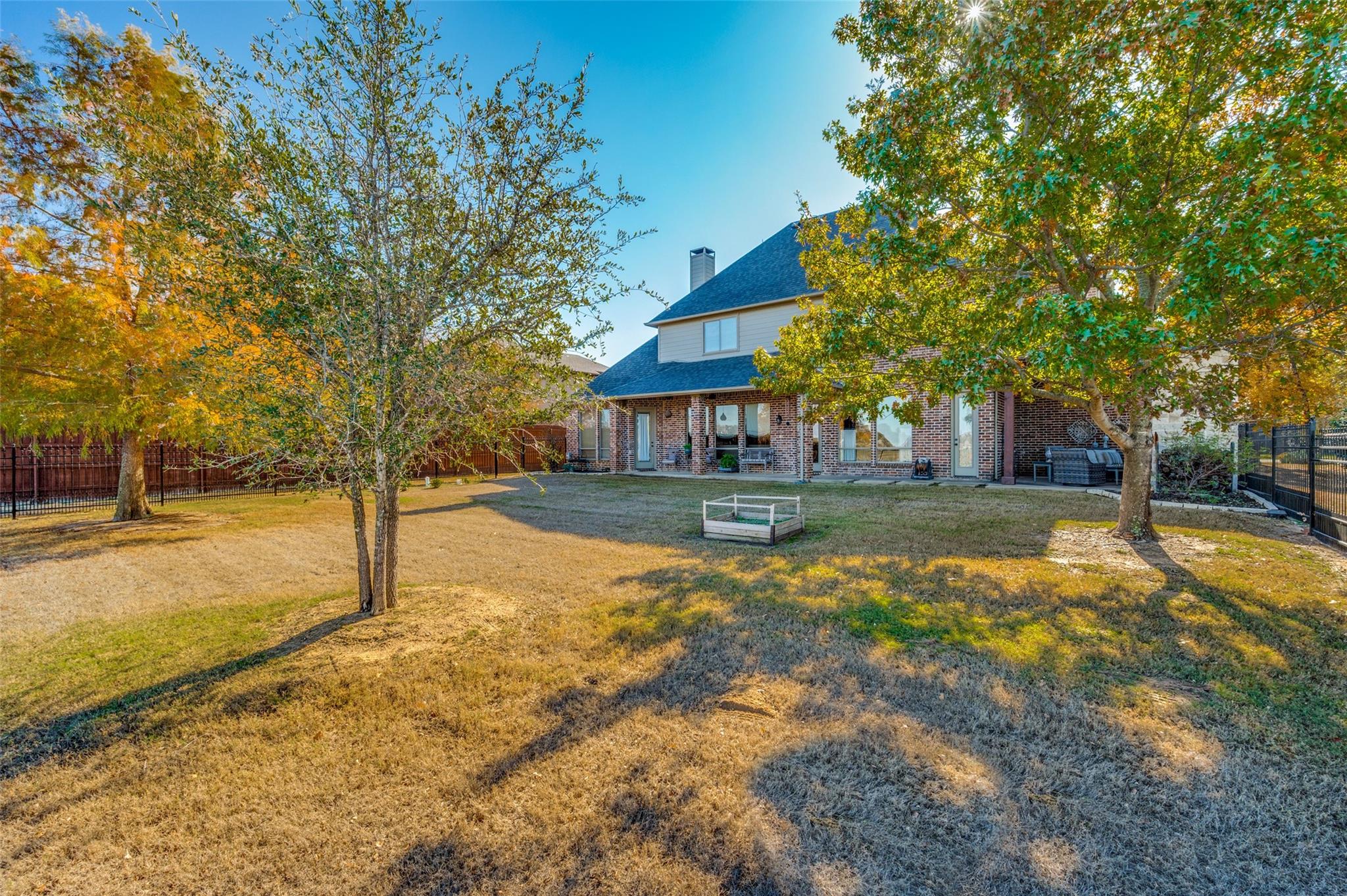 main property photo 23