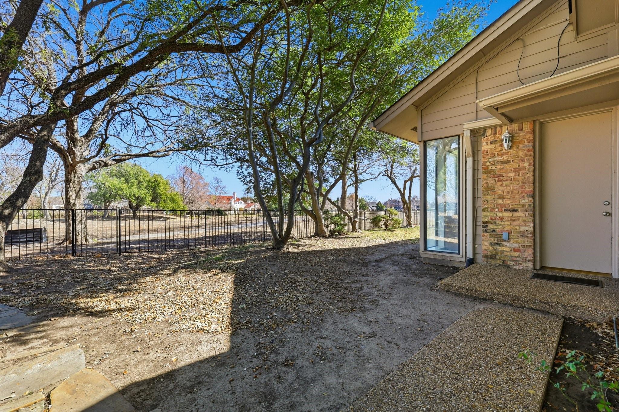 main property photo 27