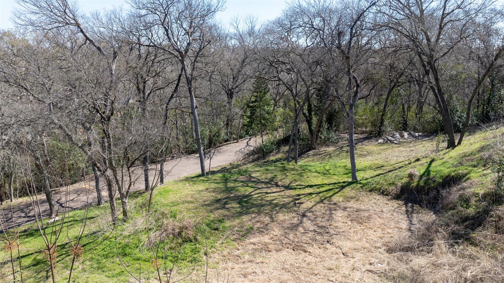 main property photo 10