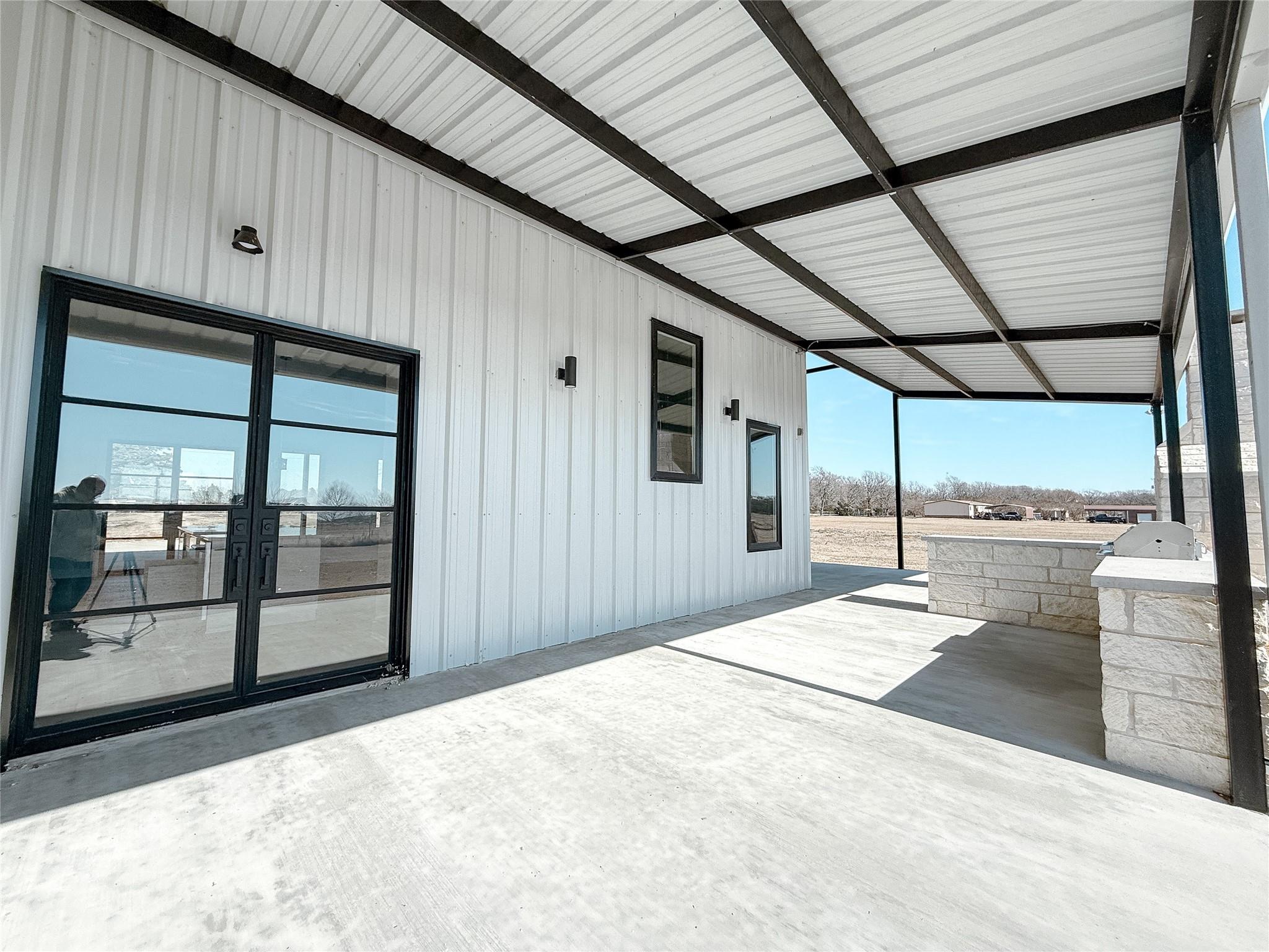 main property photo 8