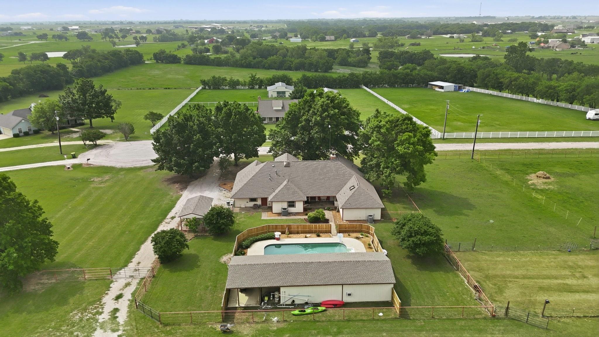 main property photo 28