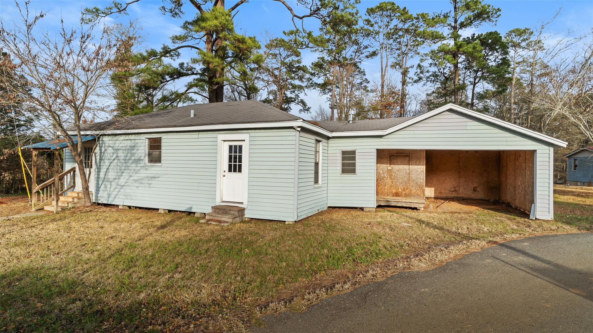 main property photo 30