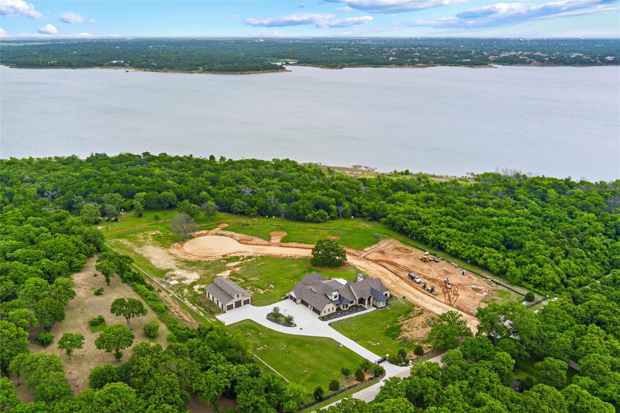 main property photo 14