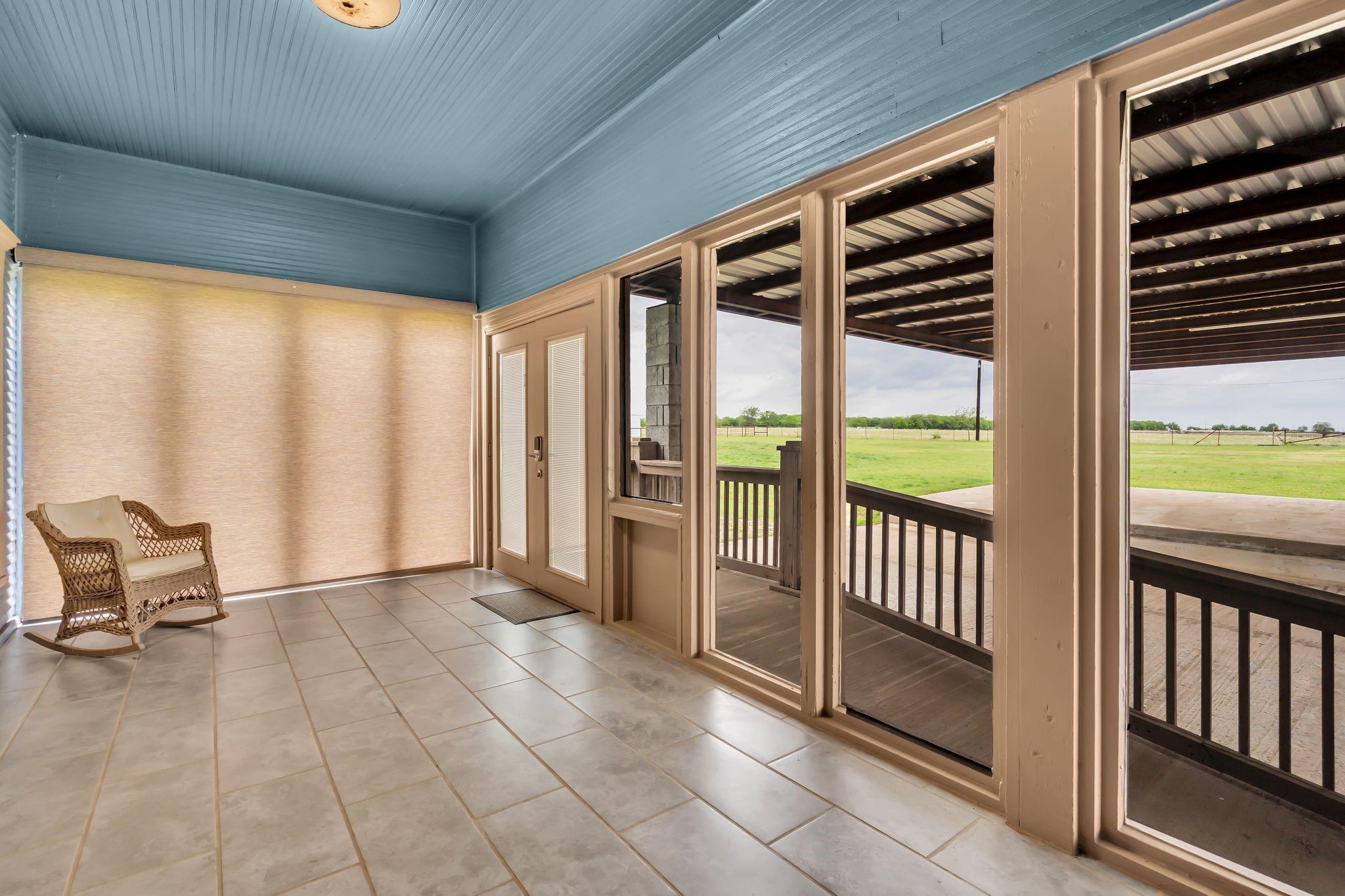 main property photo 28