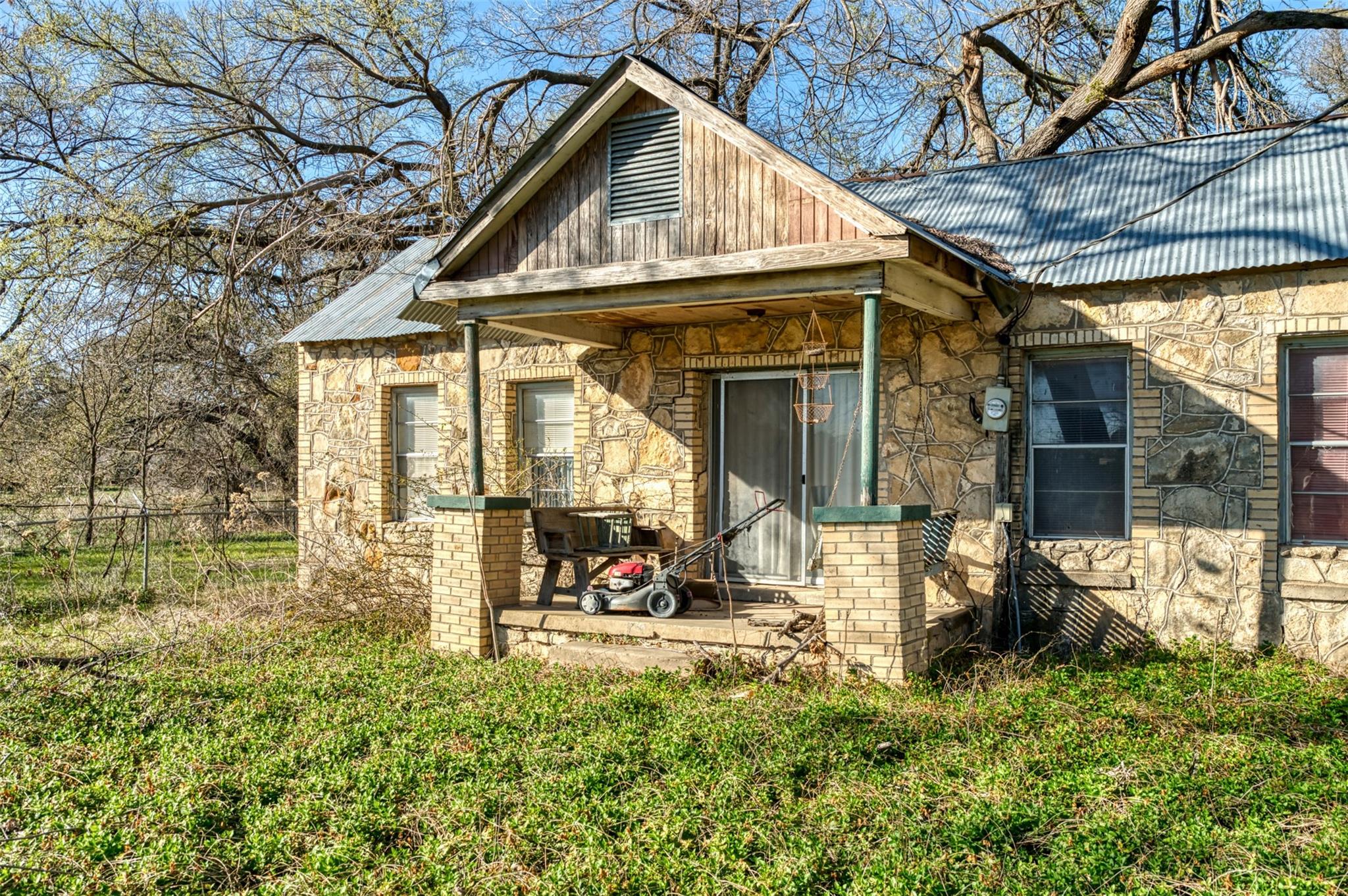 main property photo 23