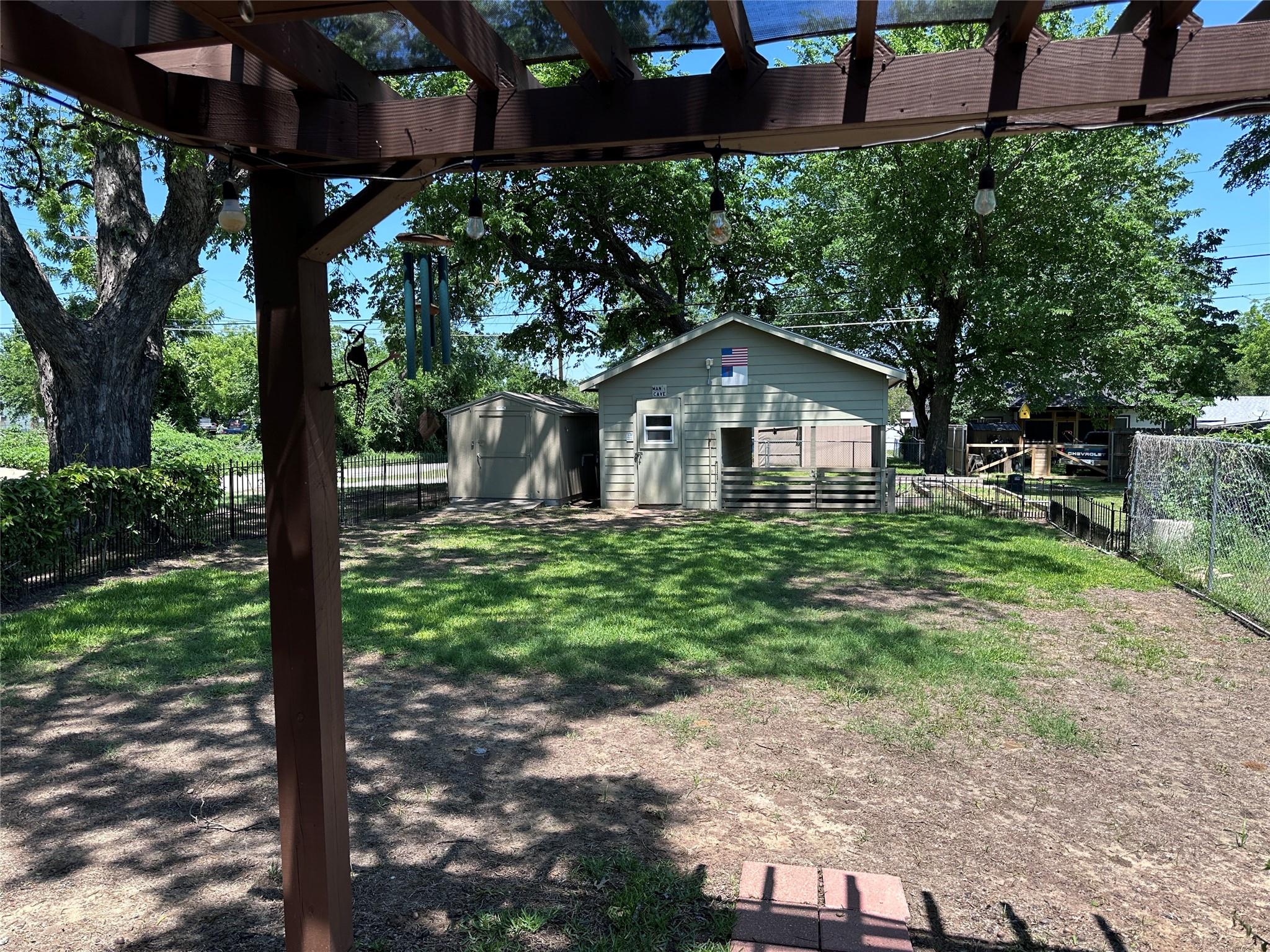 main property photo 15