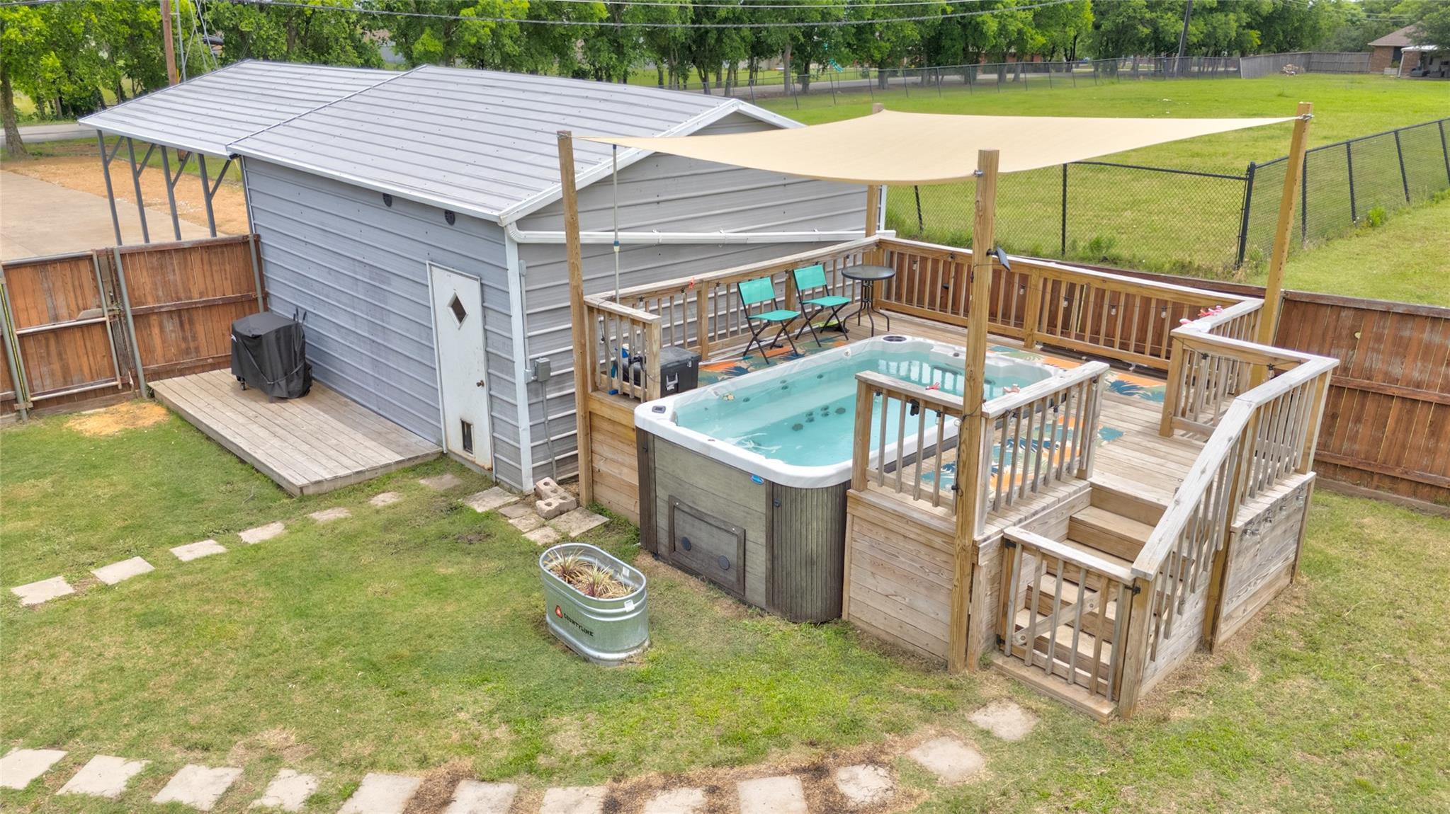 main property photo 27
