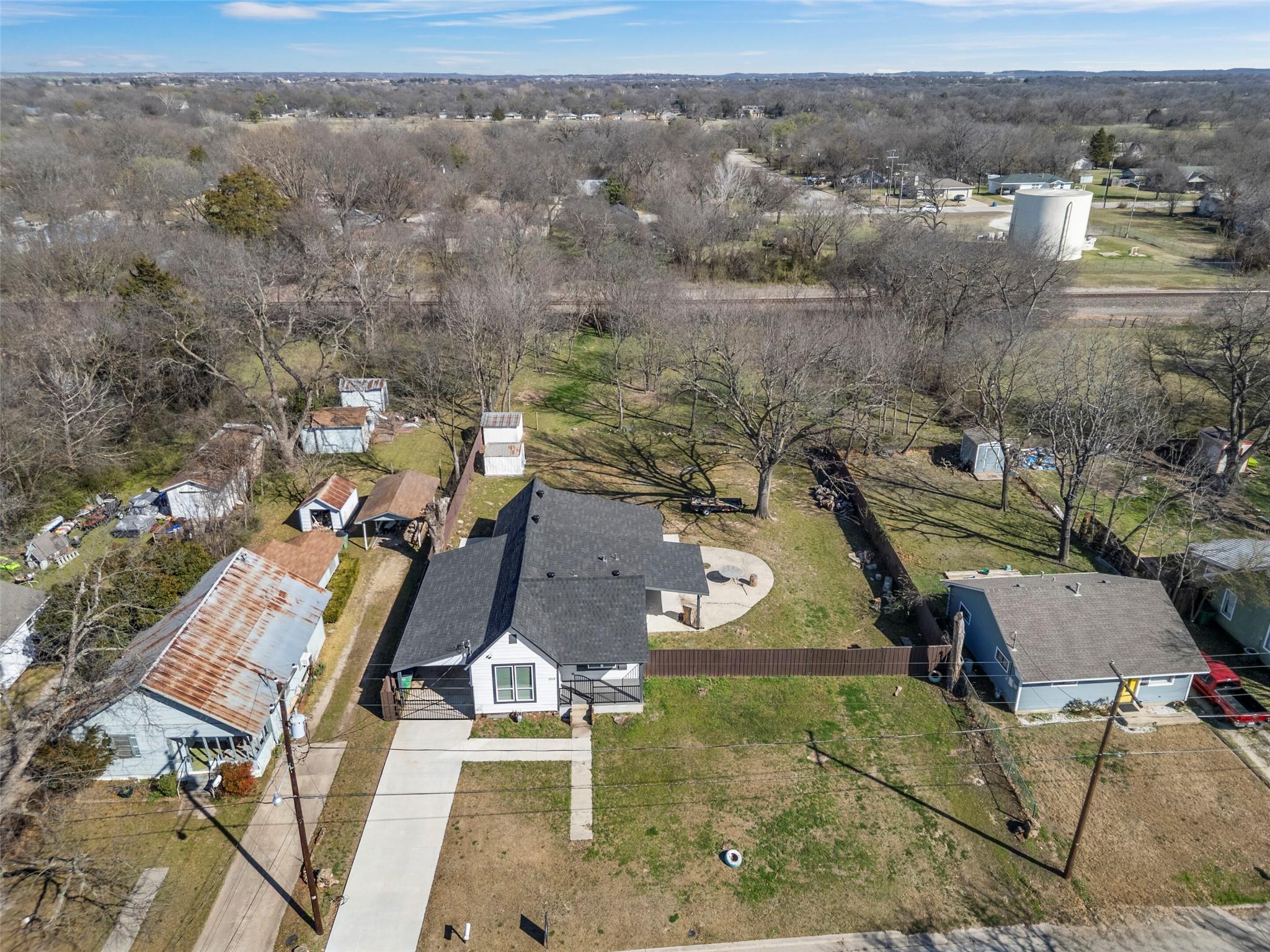 main property photo 27