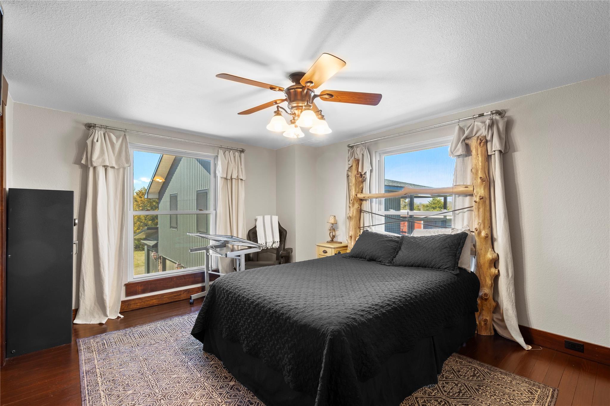 main property photo 20