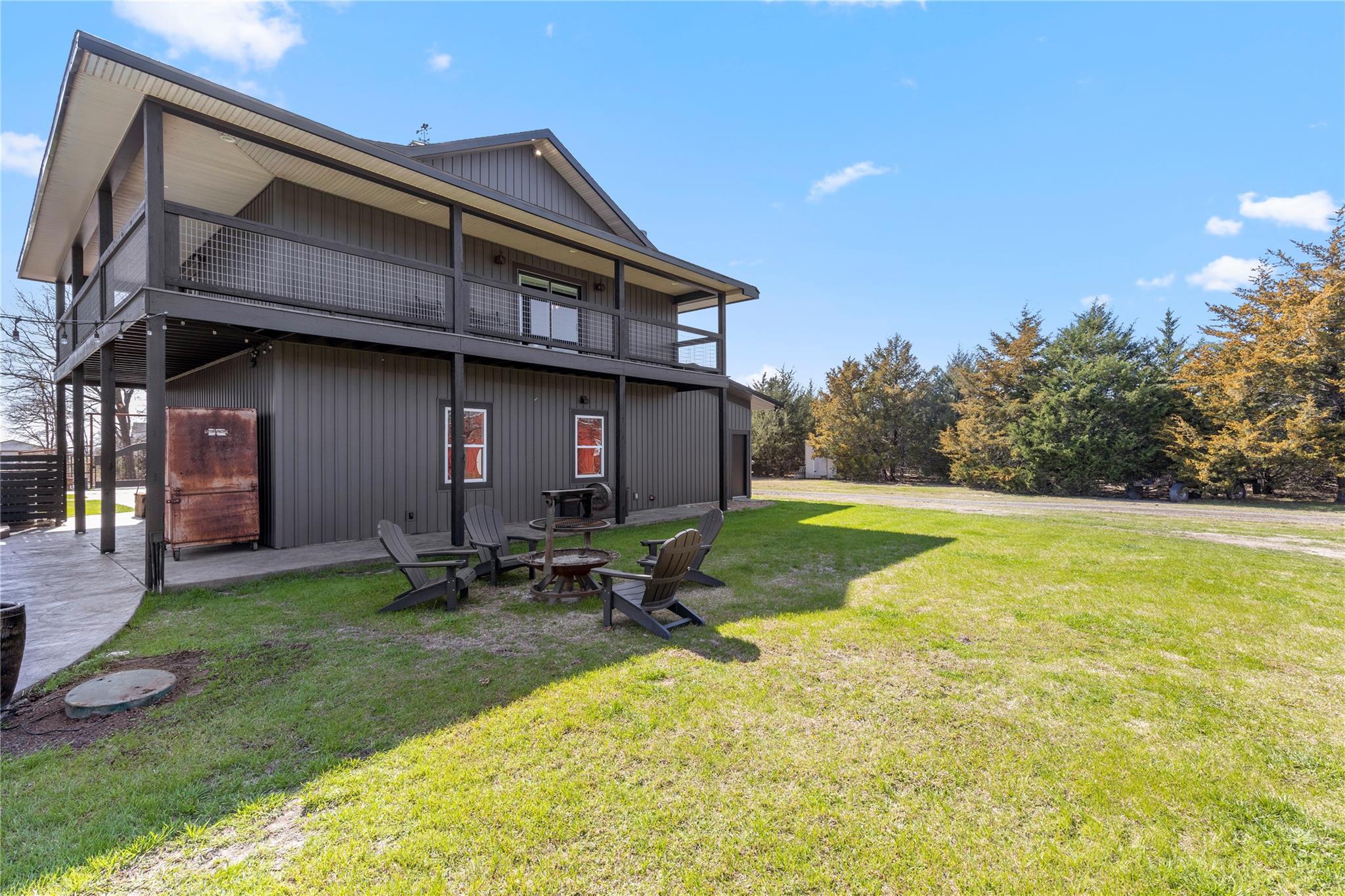 main property photo 5