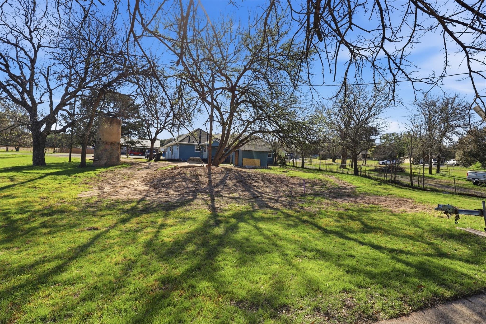 main property photo 32