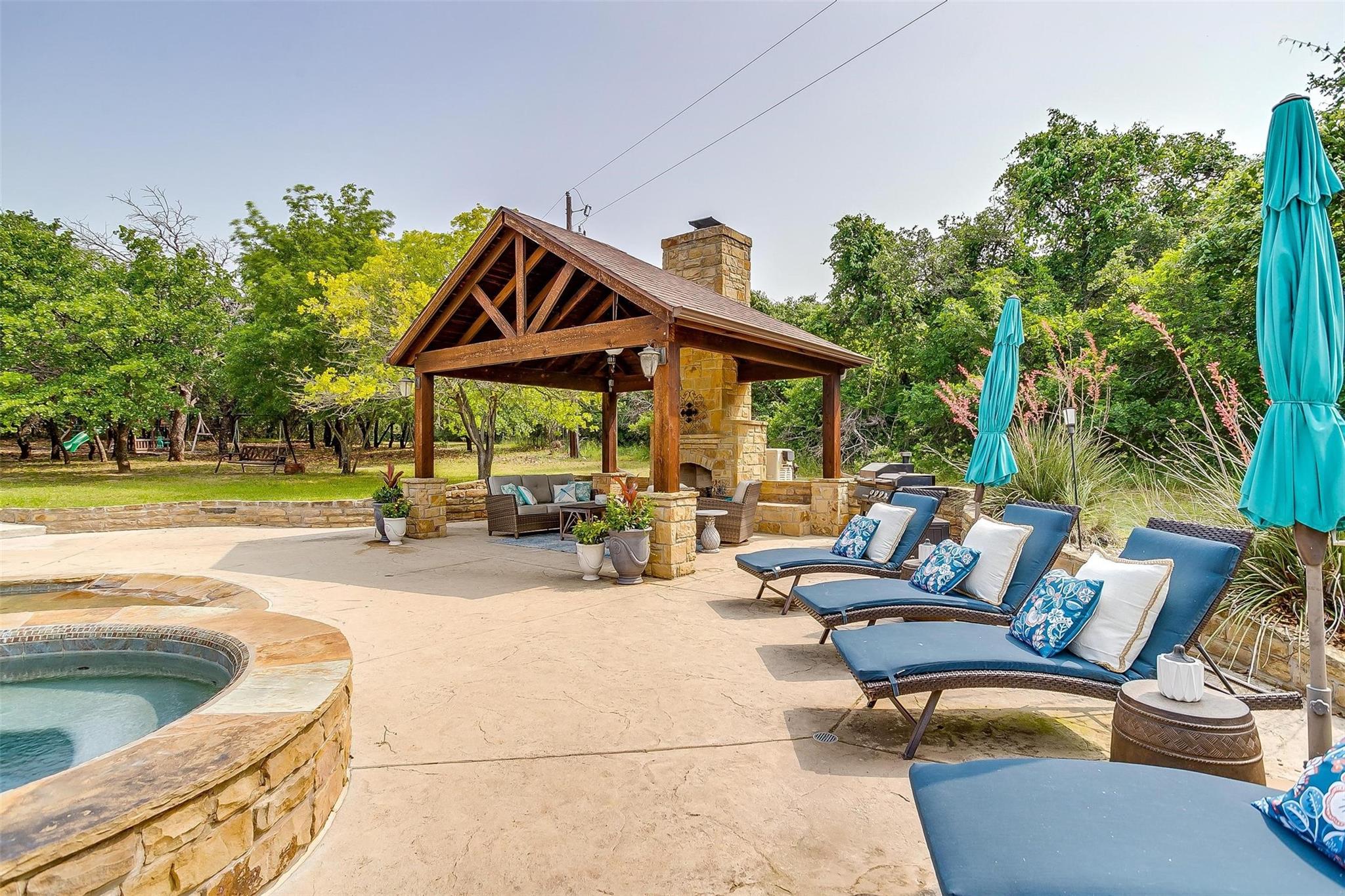 main property photo 36