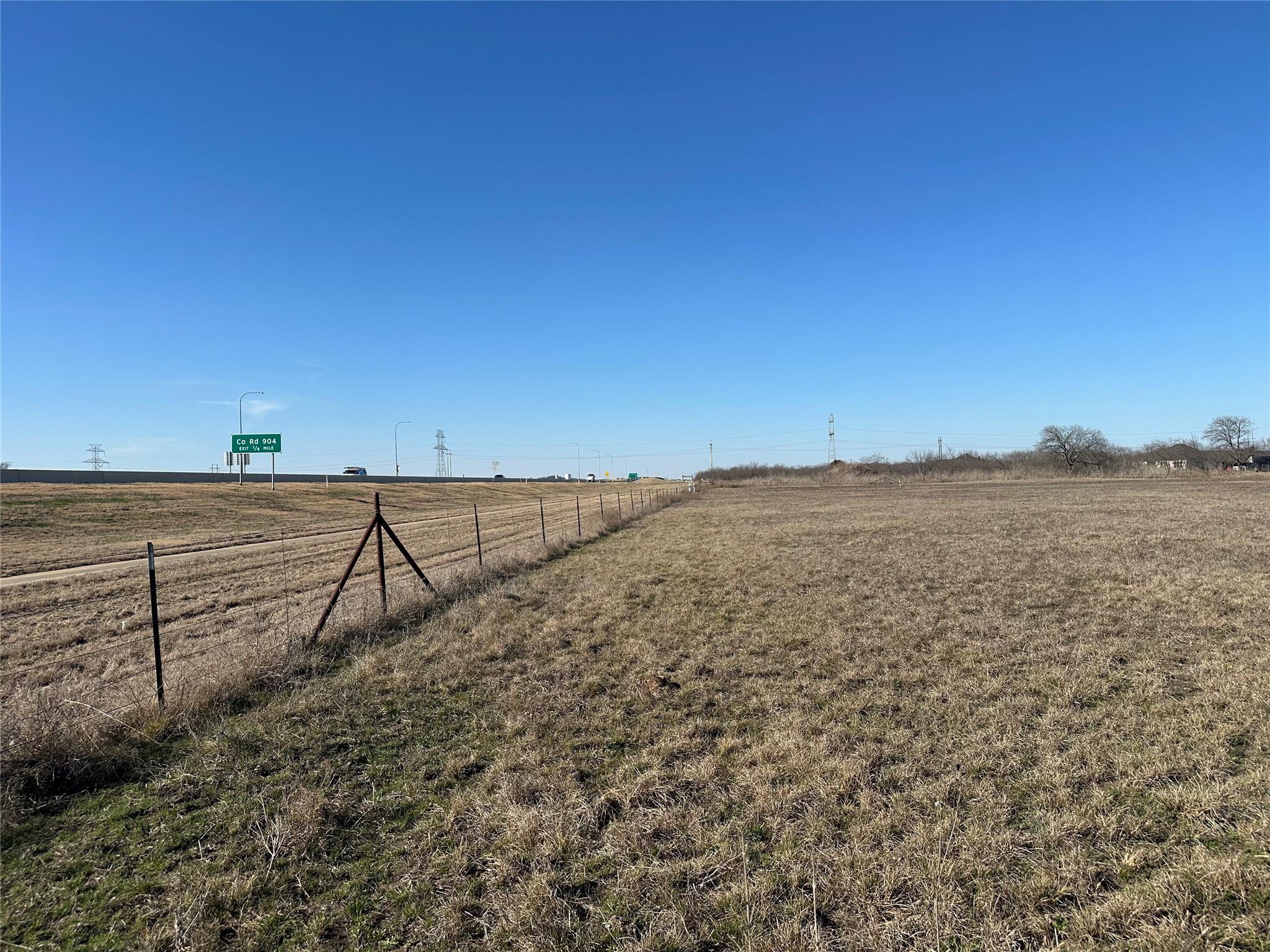 main property photo 10