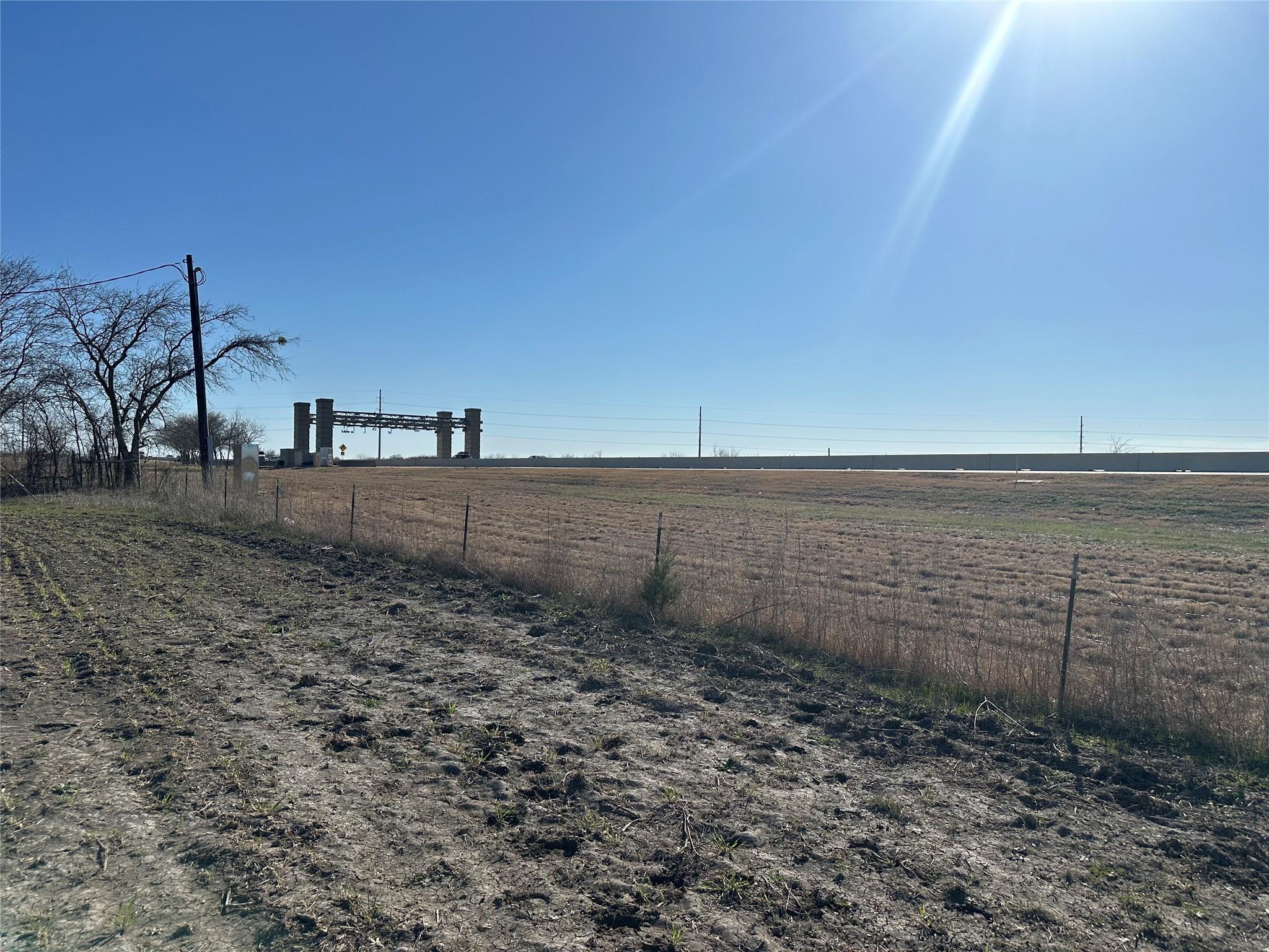main property photo 8
