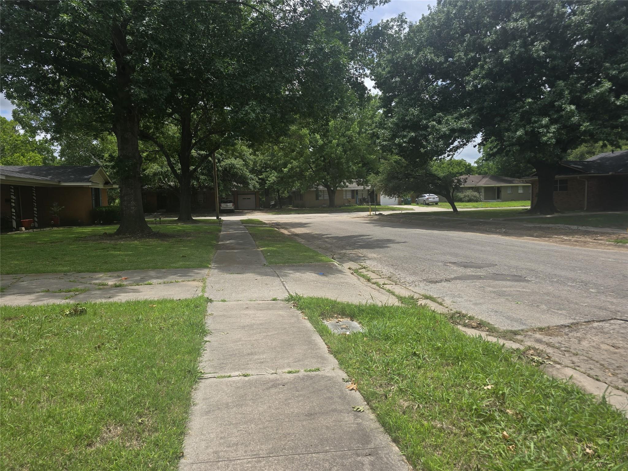main property photo 16