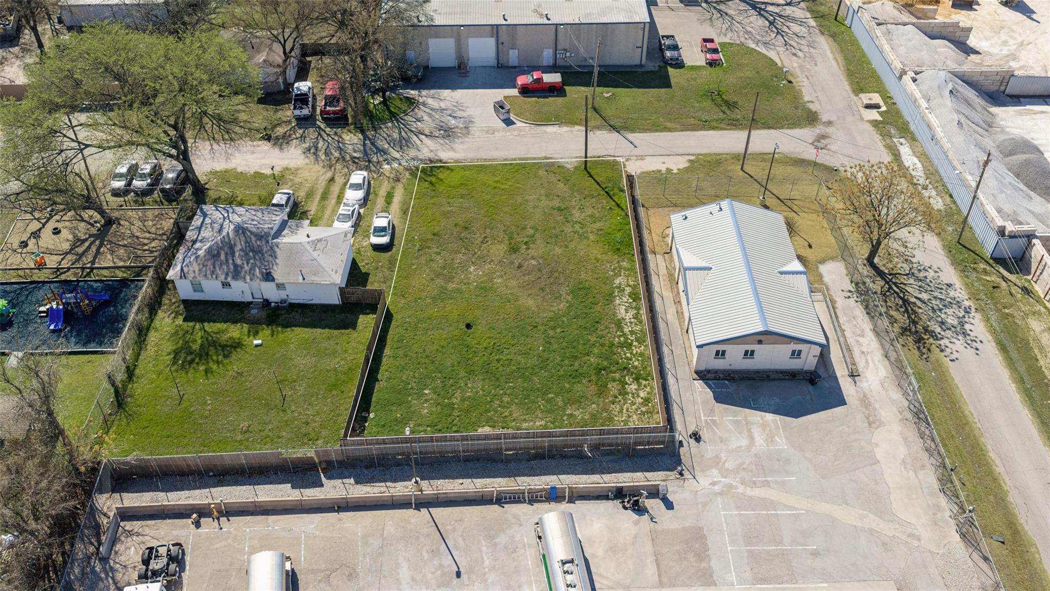 main property photo 3