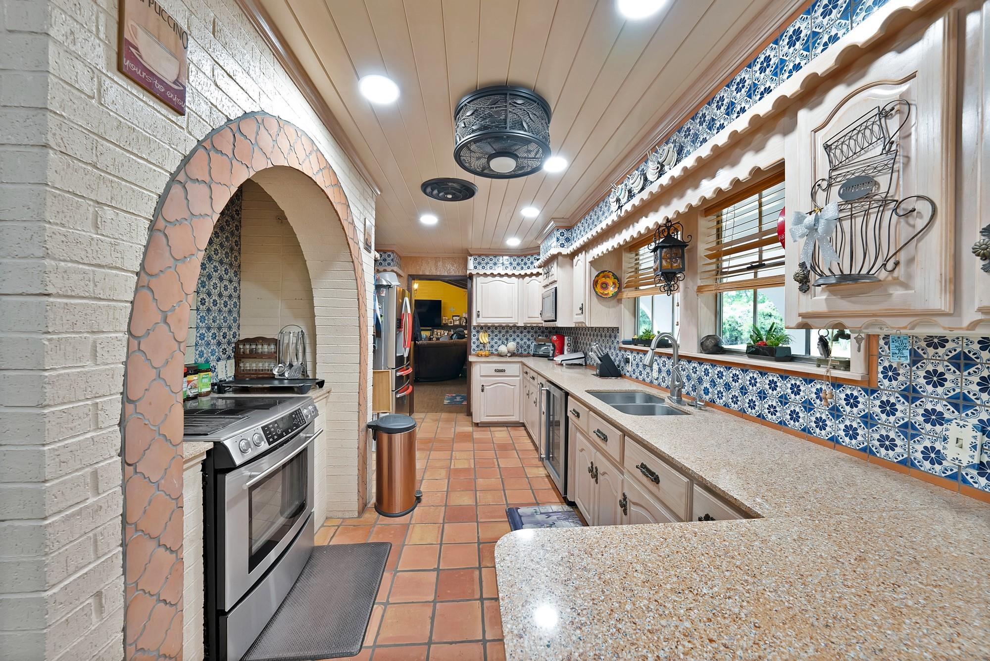 main property photo 17