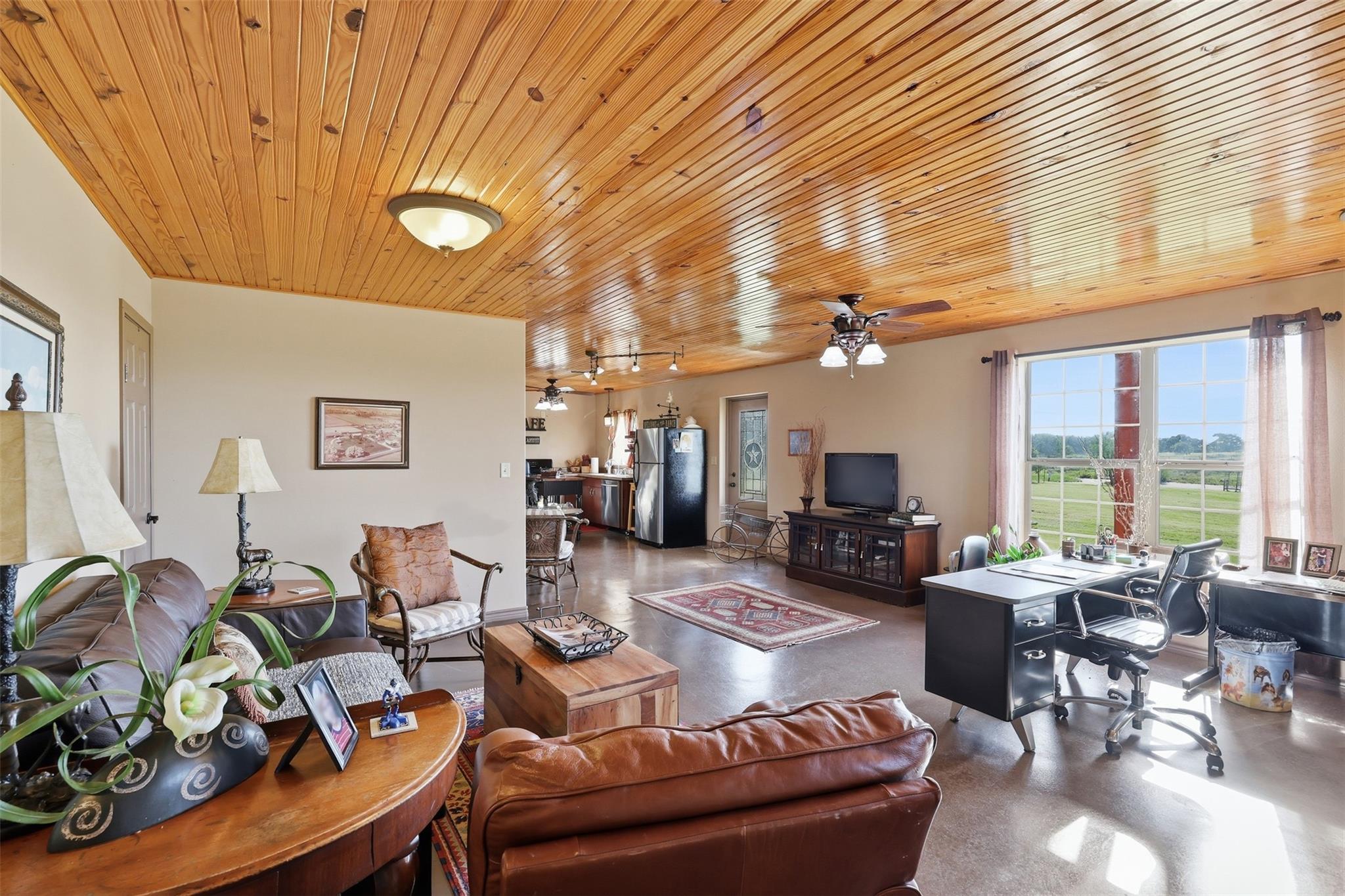 main property photo 19