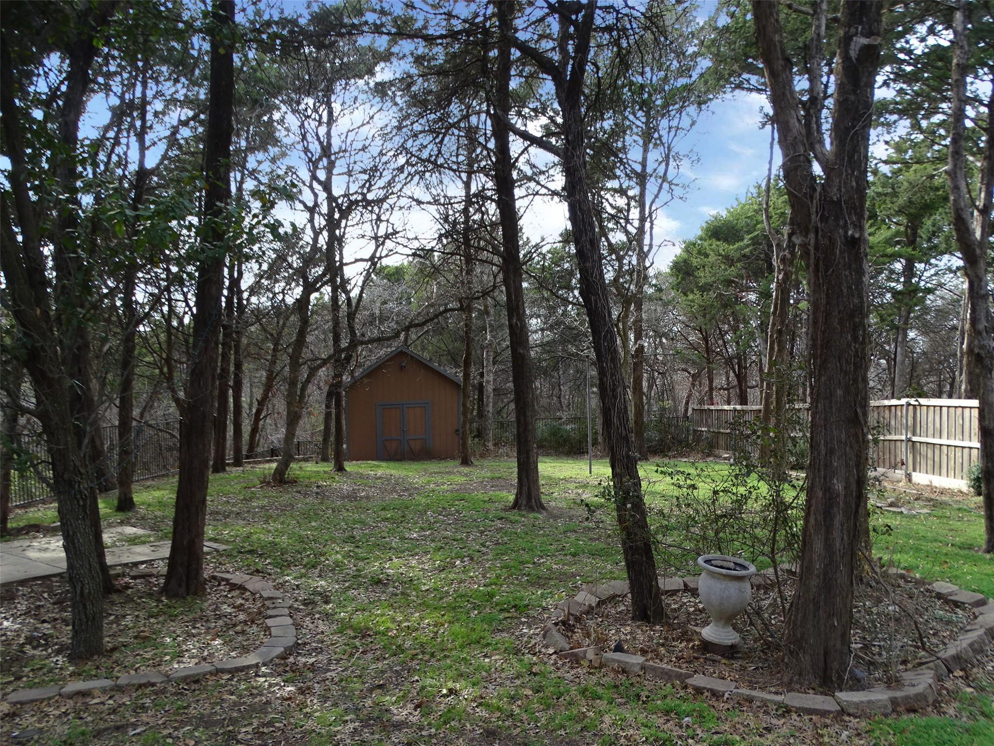 main property photo 33