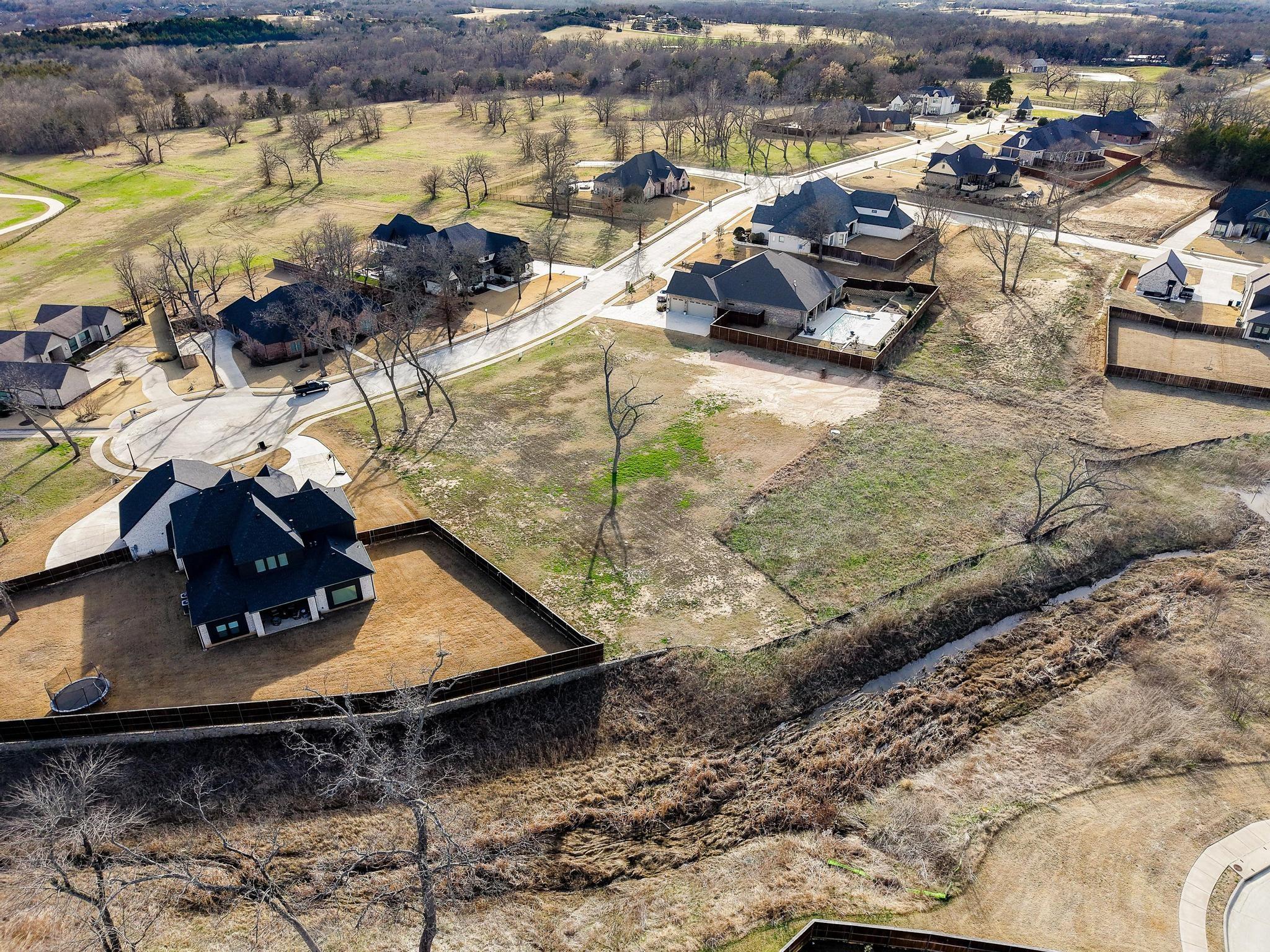 main property photo 11