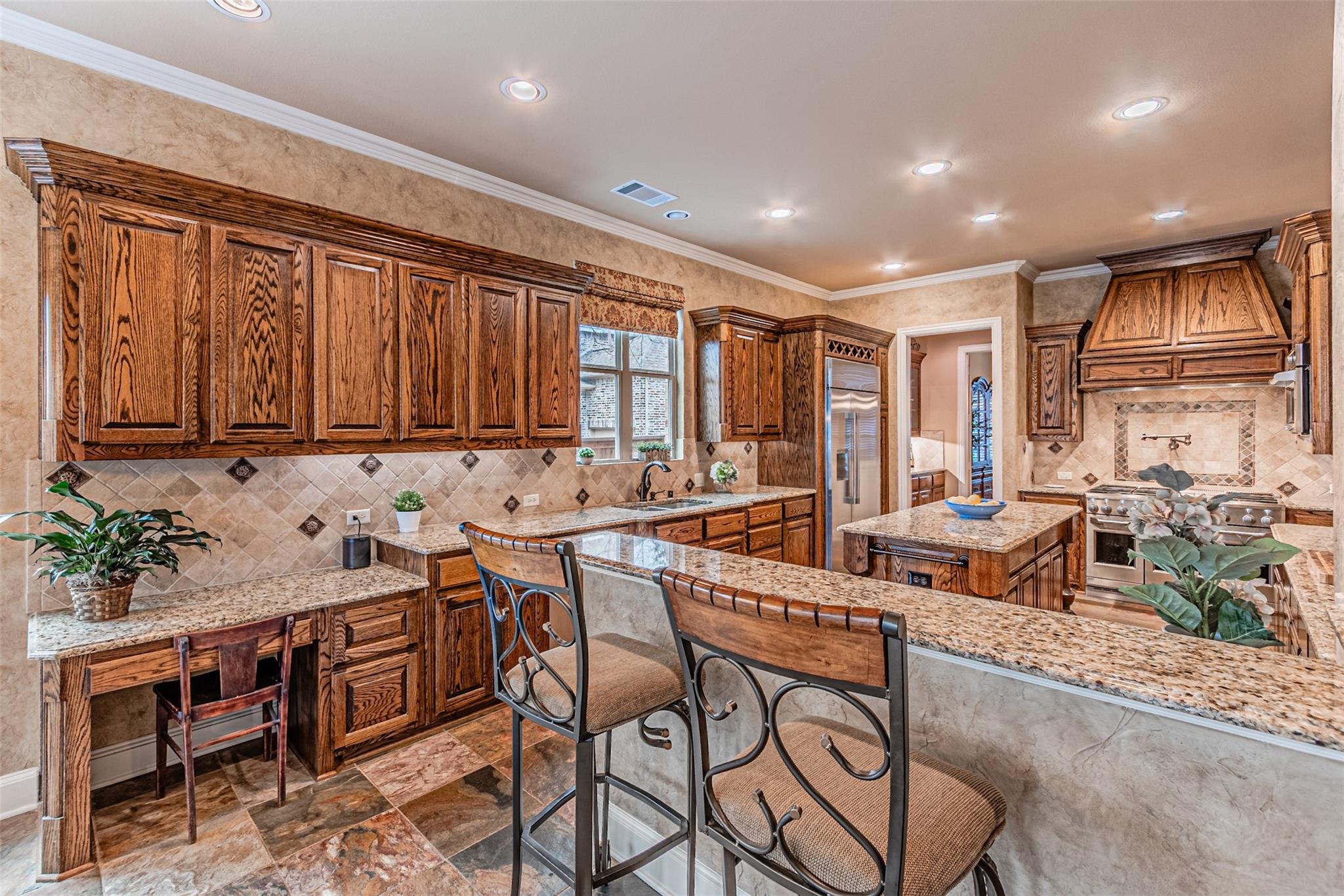 main property photo 11