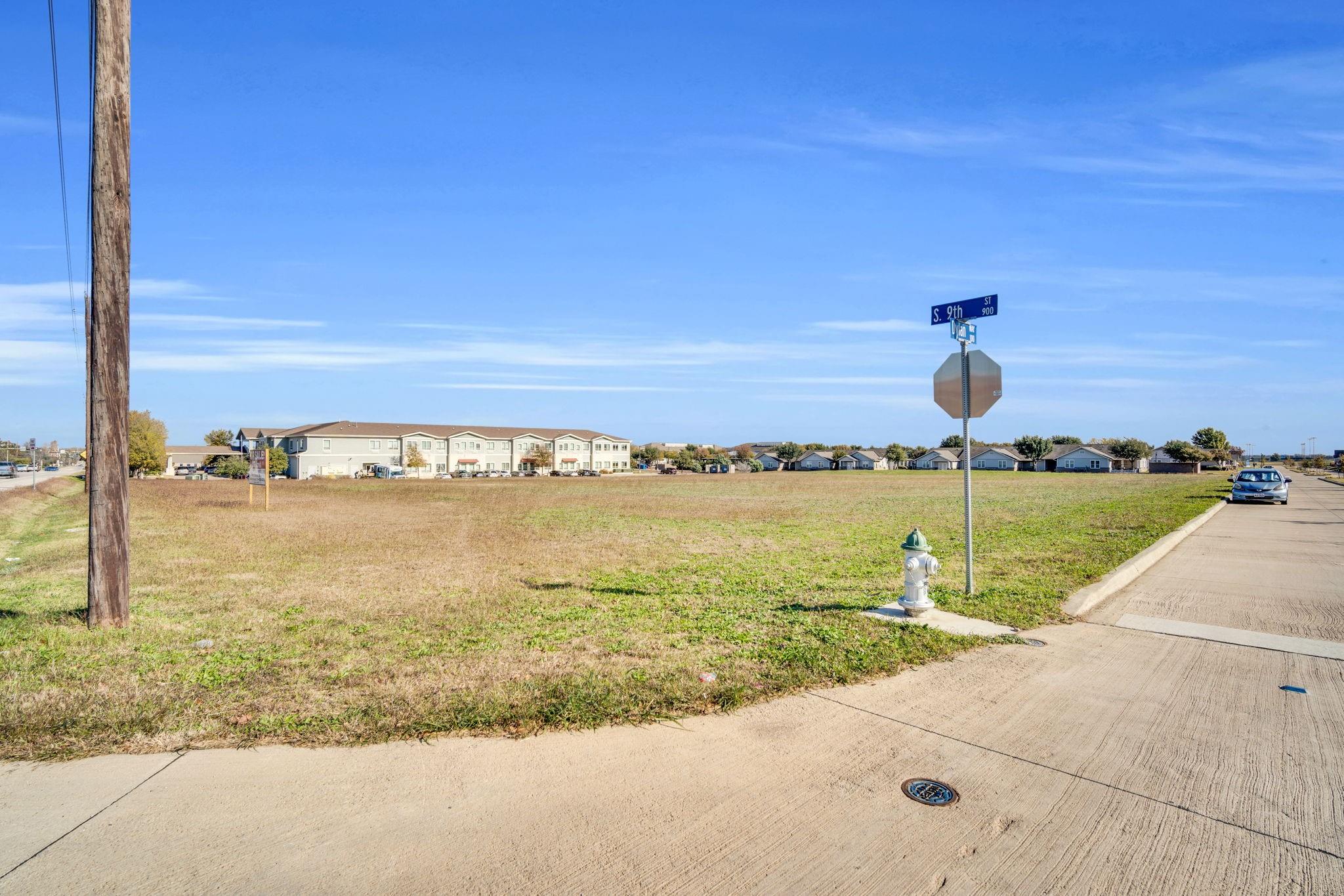 main property photo 10