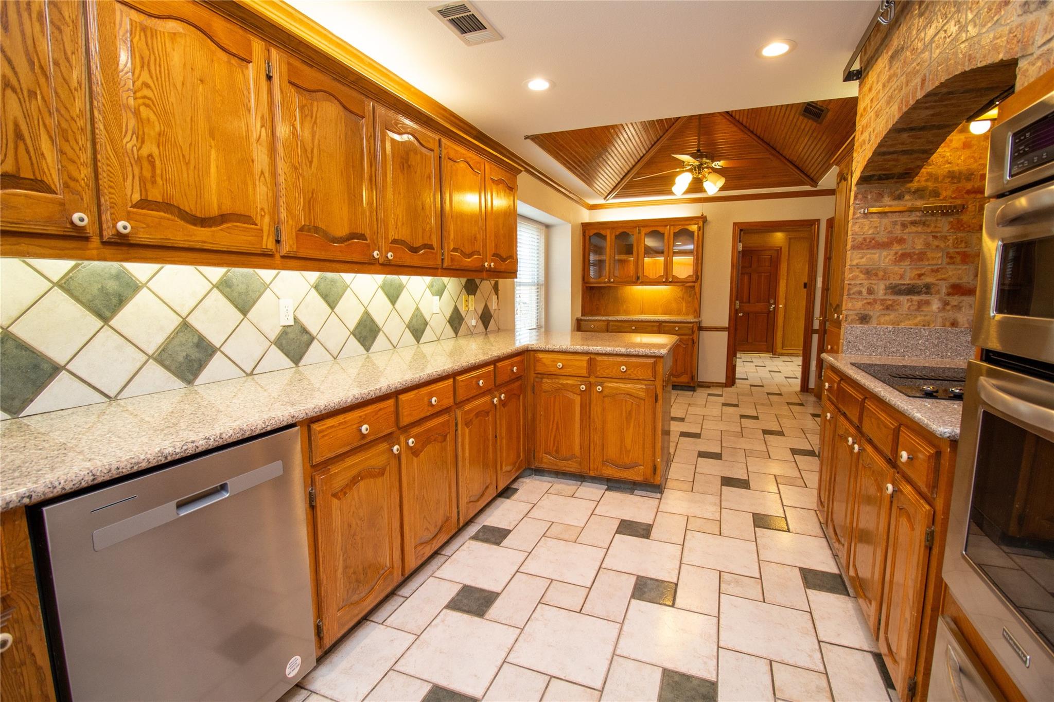 main property photo 19