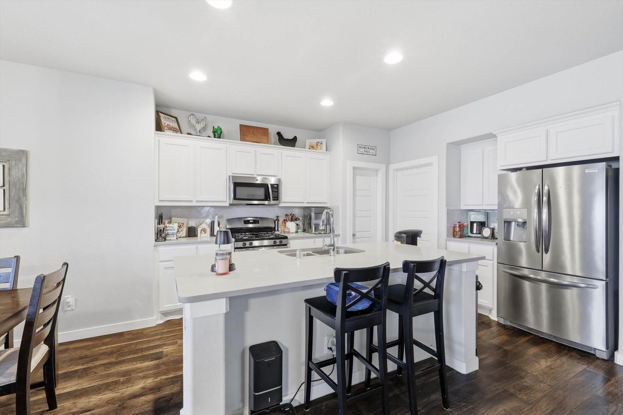 main property photo 8