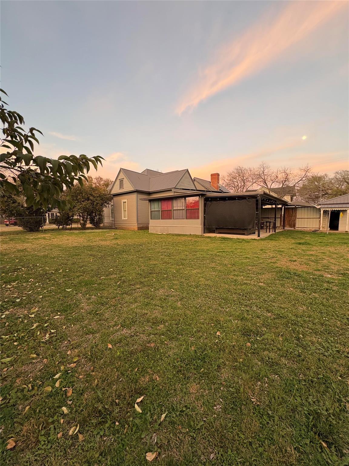 main property photo 23
