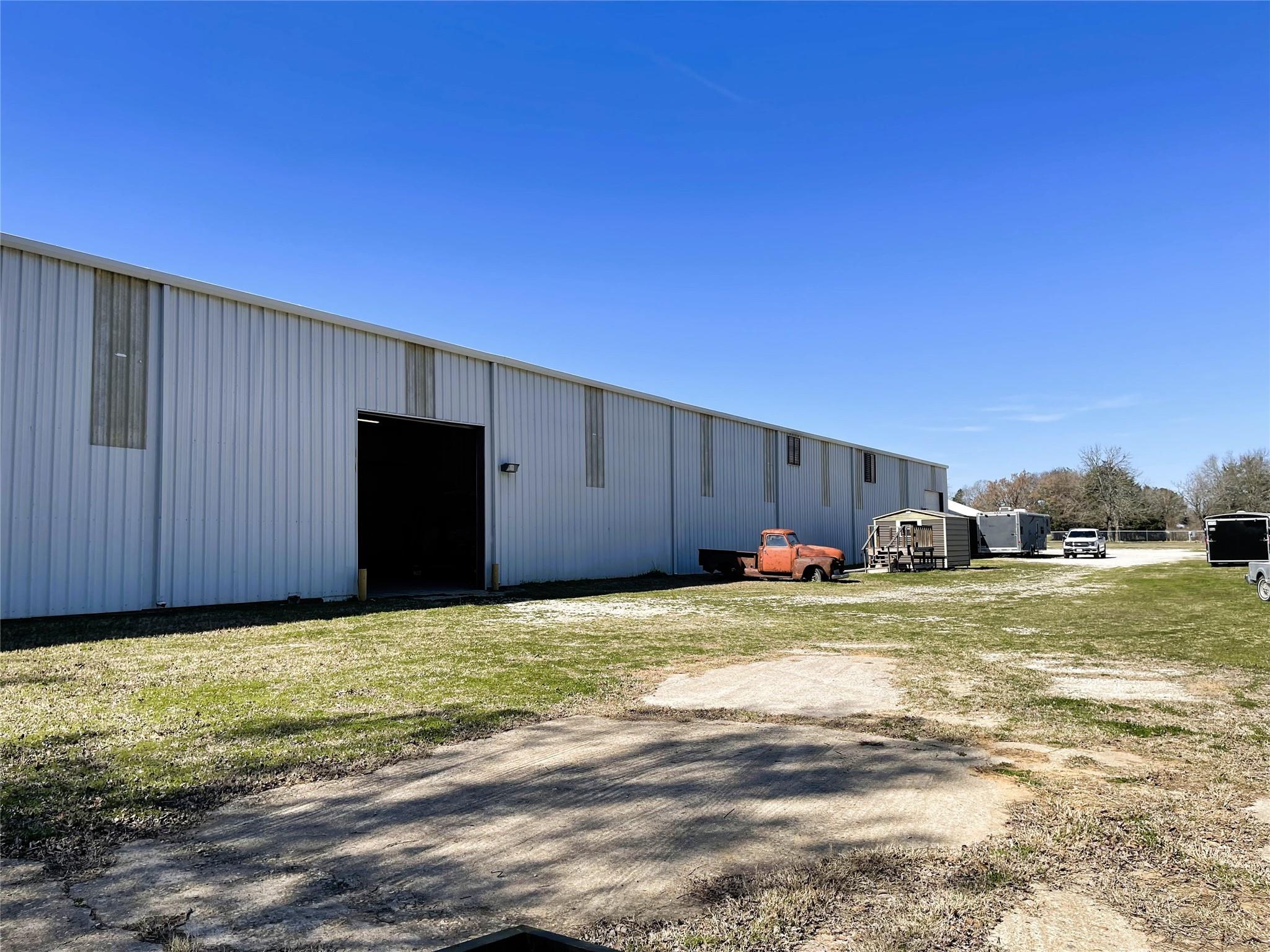 main property photo 18
