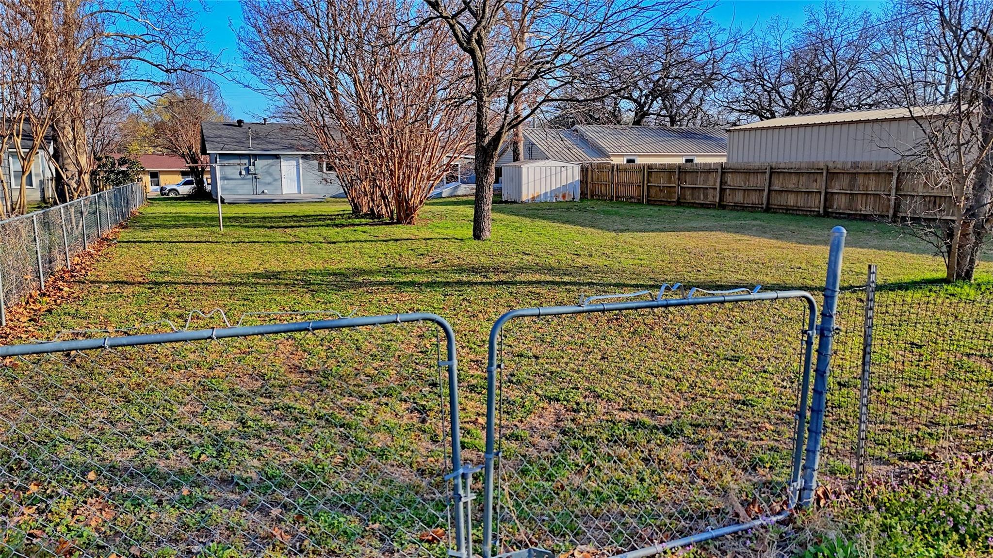 main property photo 23