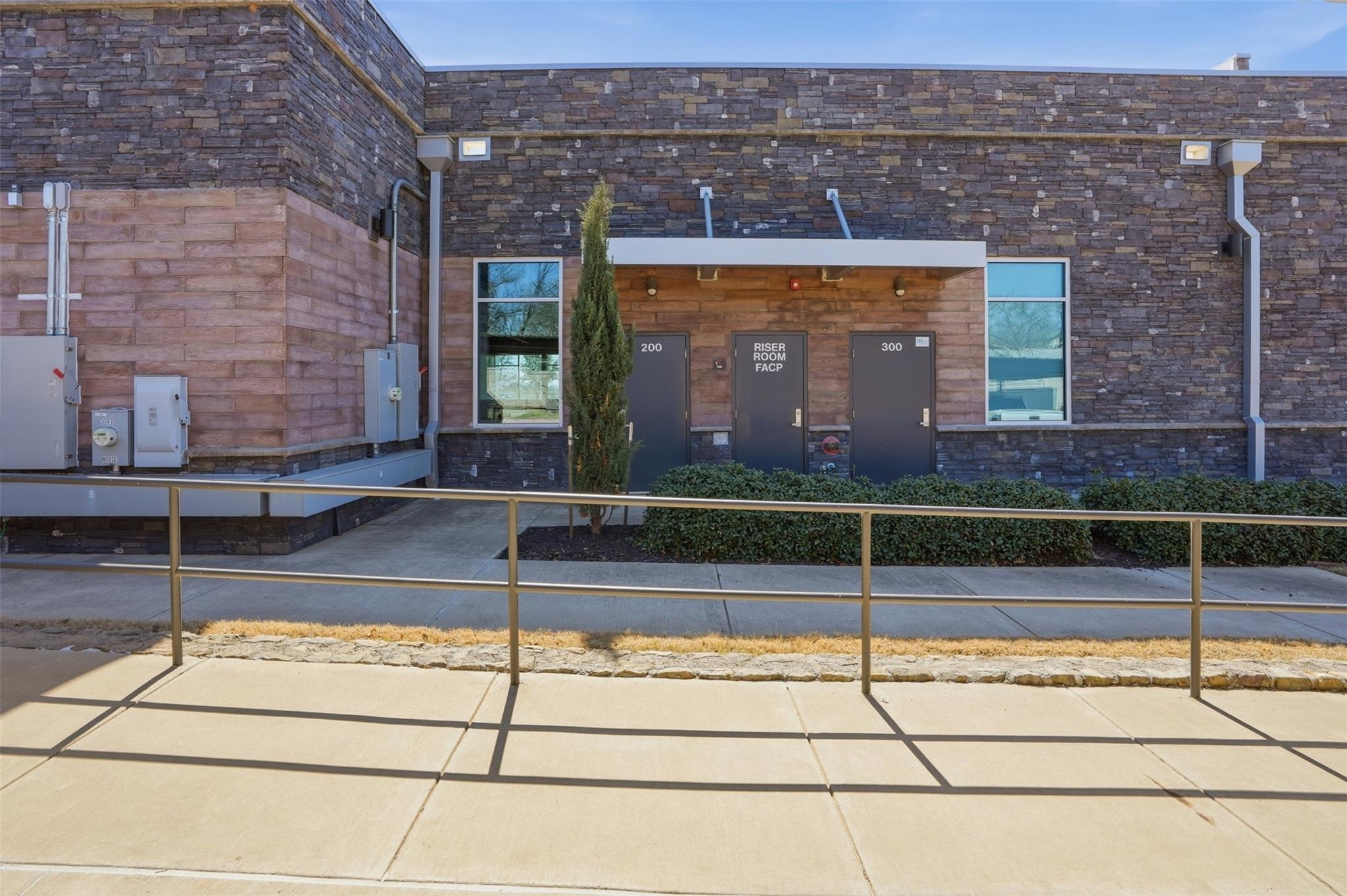 main property photo 15