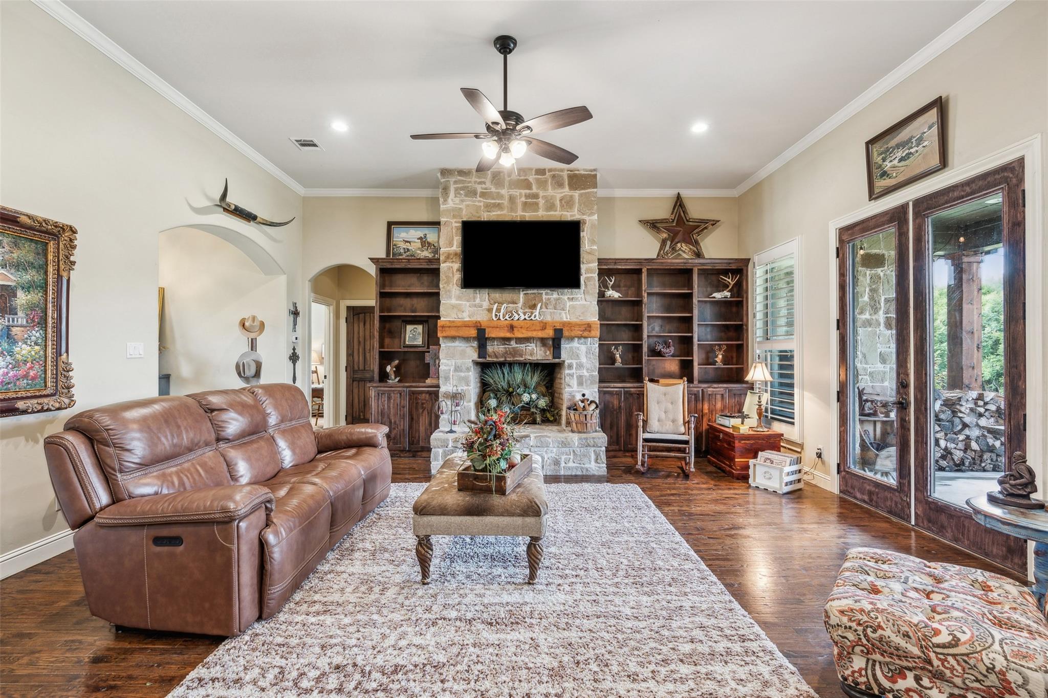 main property photo 5