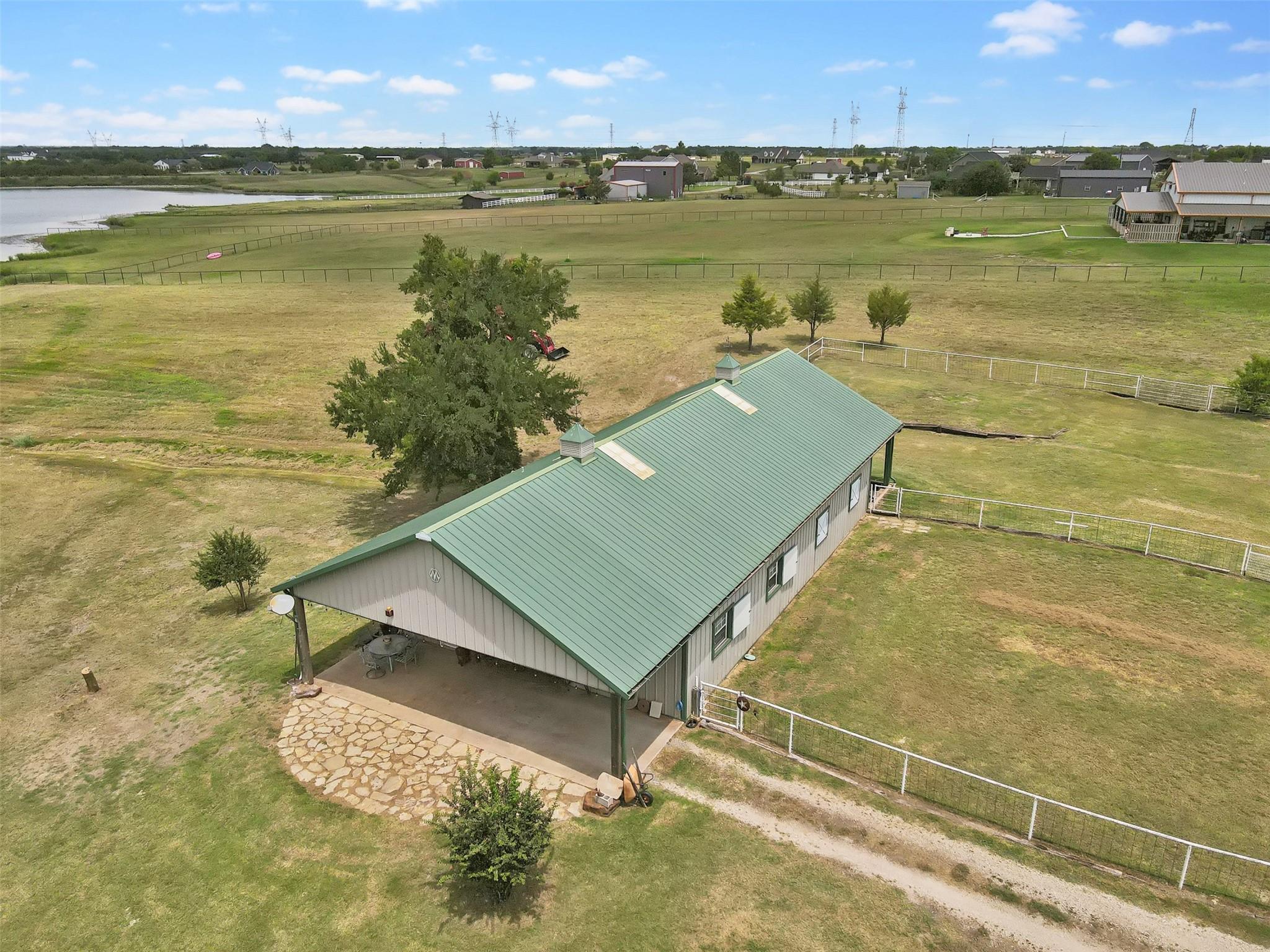 main property photo 33