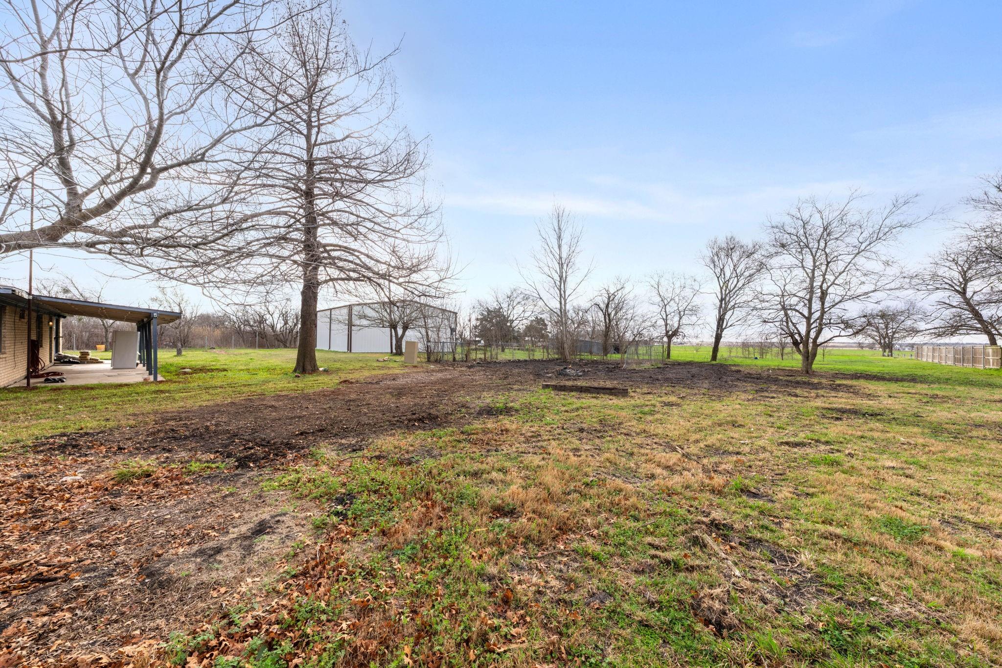 main property photo 23