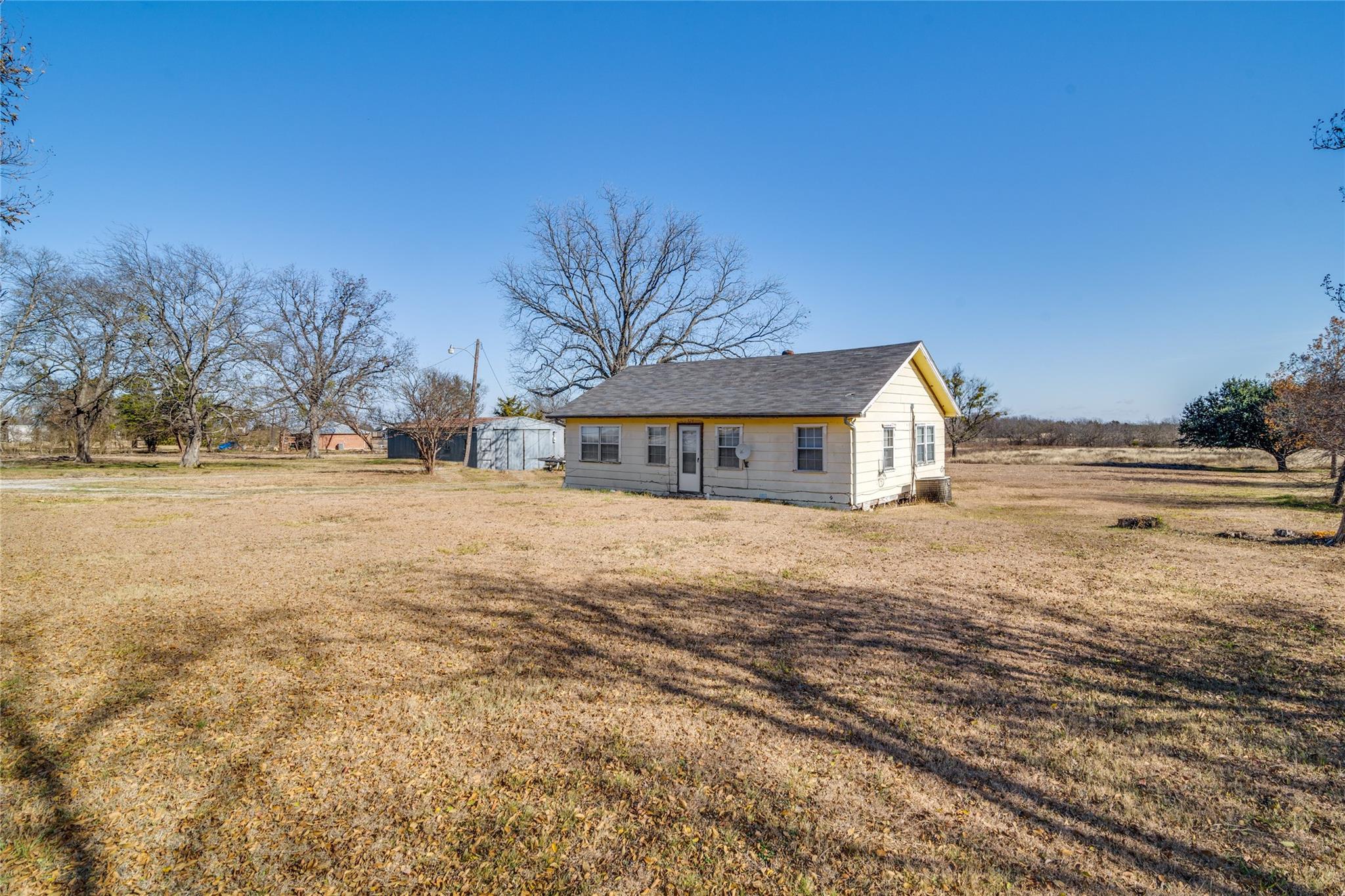 main property photo 11