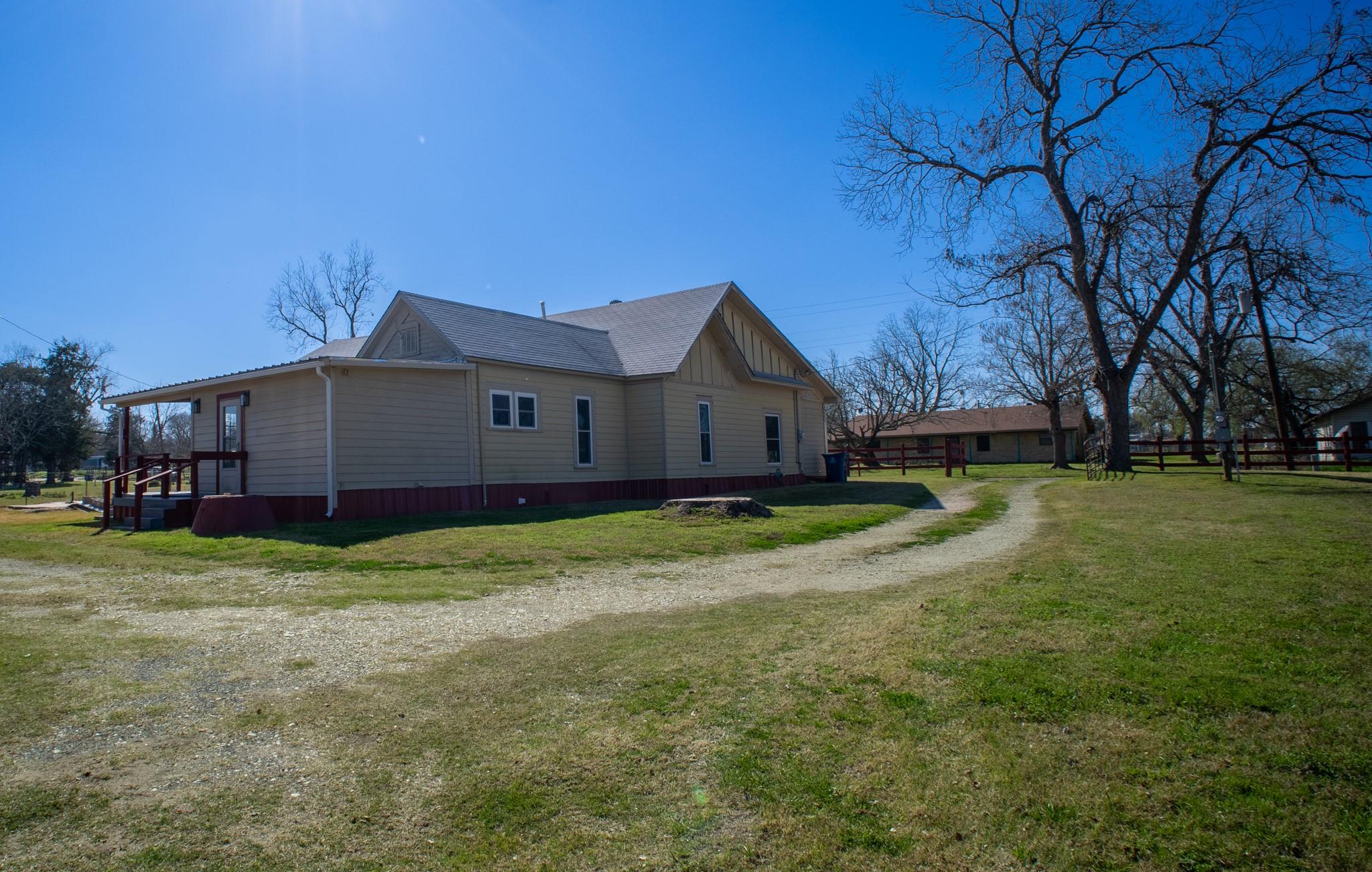 main property photo 23