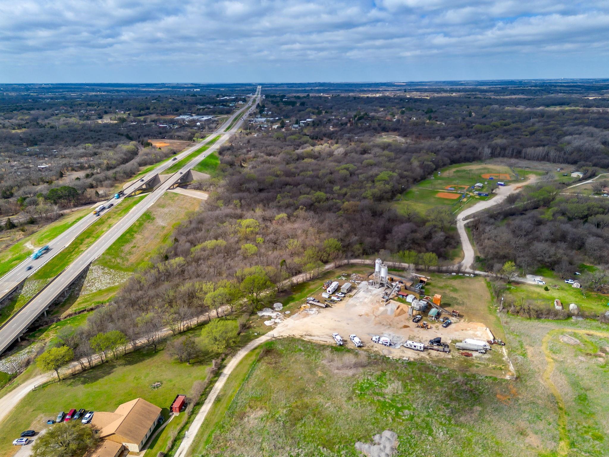main property photo 10