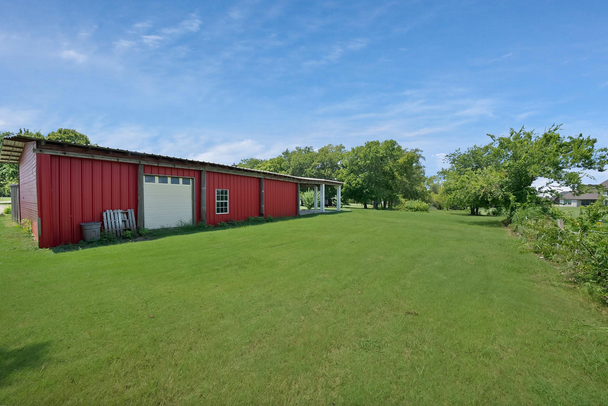 main property photo 11