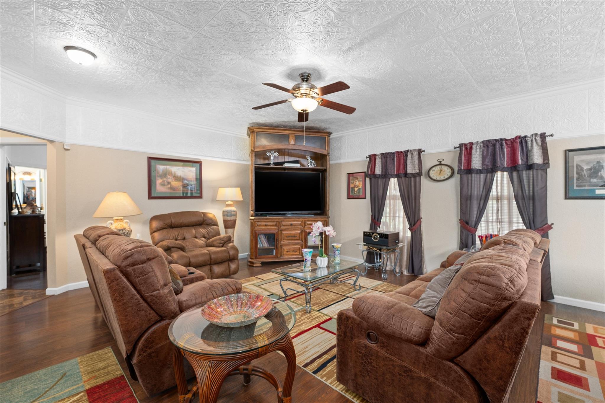 main property photo 10